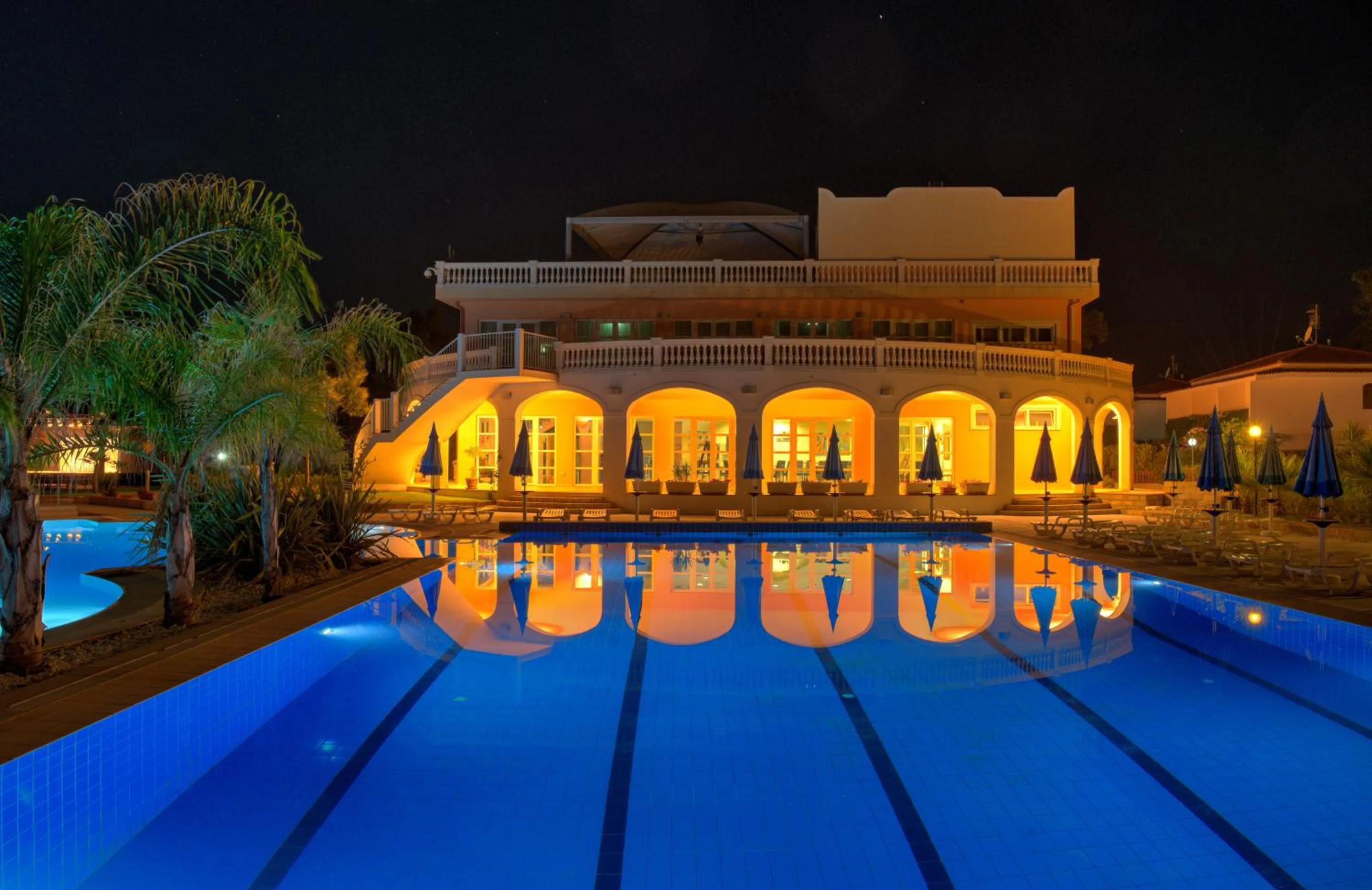 Property building in Santa Monica Resort