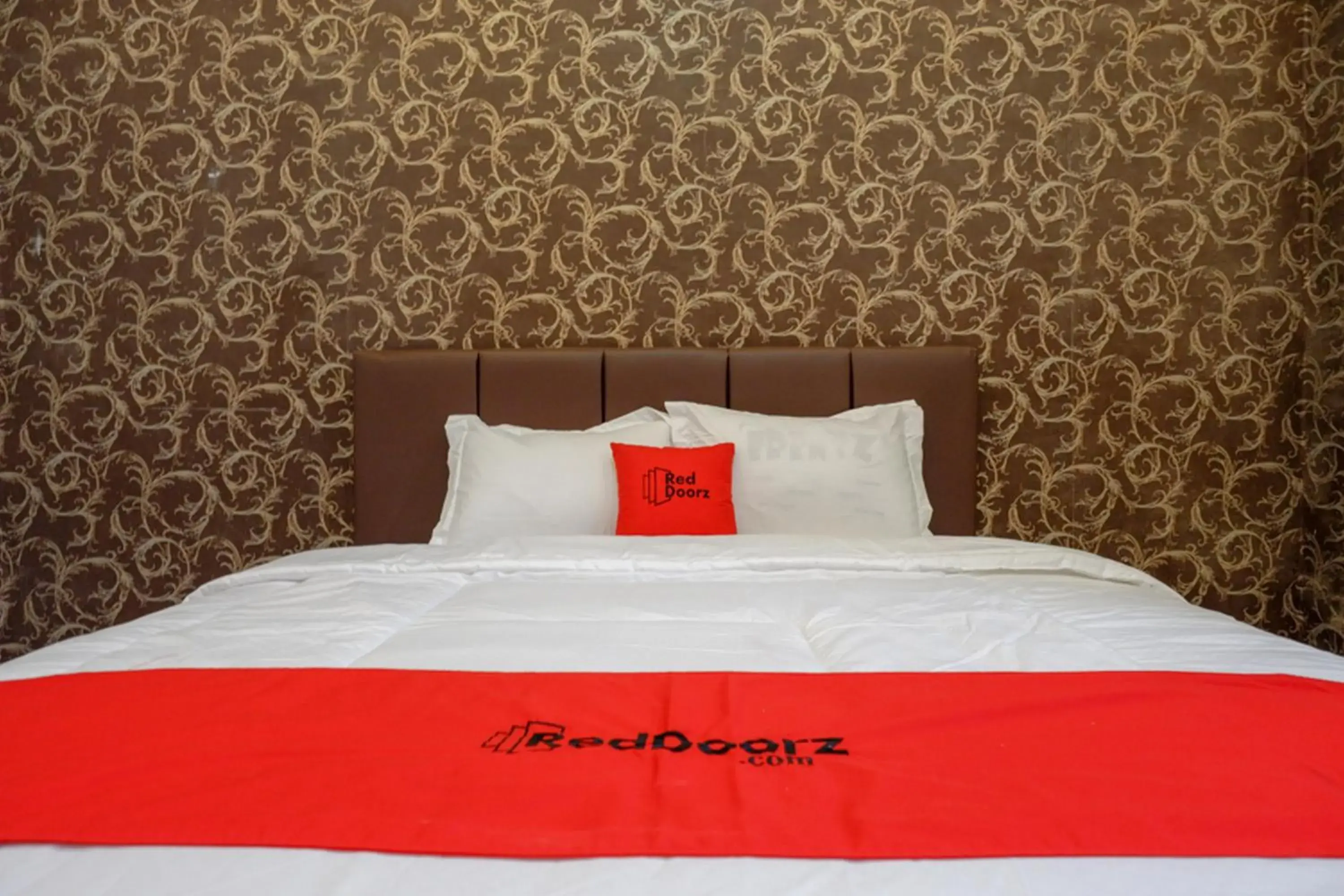 Bedroom, Bed in RedDoorz @ Jalan Pattimura Palu Bedroom, Bed in RedDoorz @ Jalan Pattimura Palu