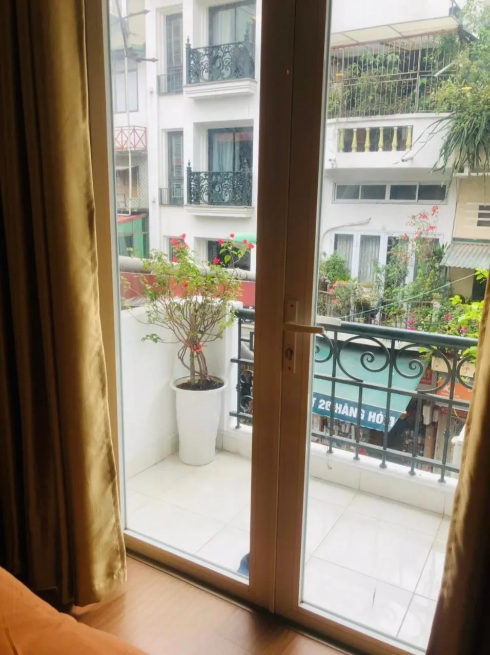 View (from property/room) in Graffiti Hotel