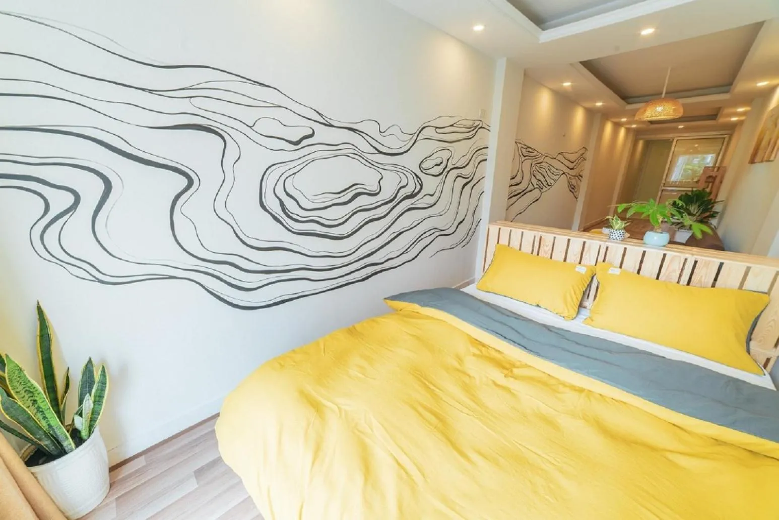 Bed in Graffiti Hotel