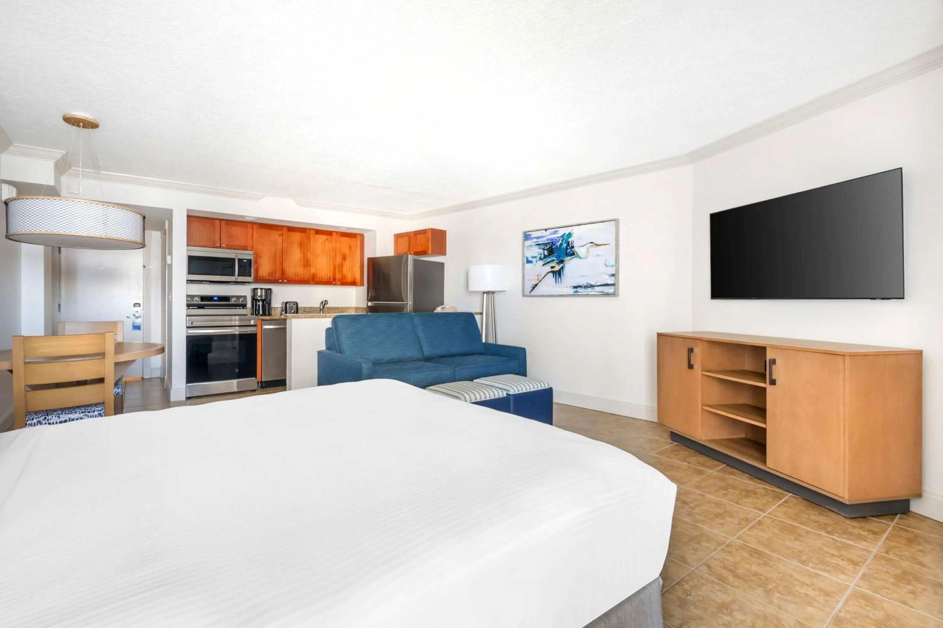 TV and multimedia in Hilton Vacation Club The Cove on Ormond Beach