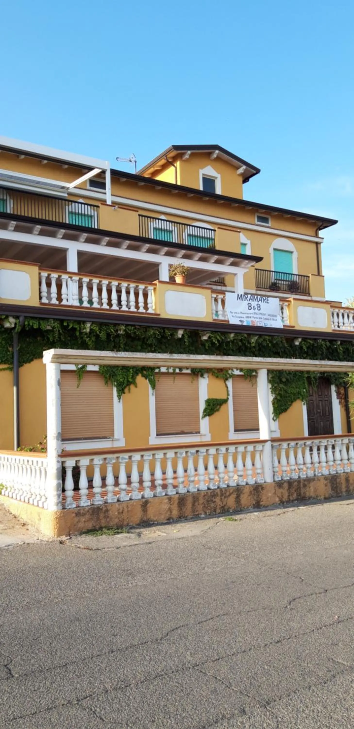 Property building in Miramare B&B di Antonella Ranieri