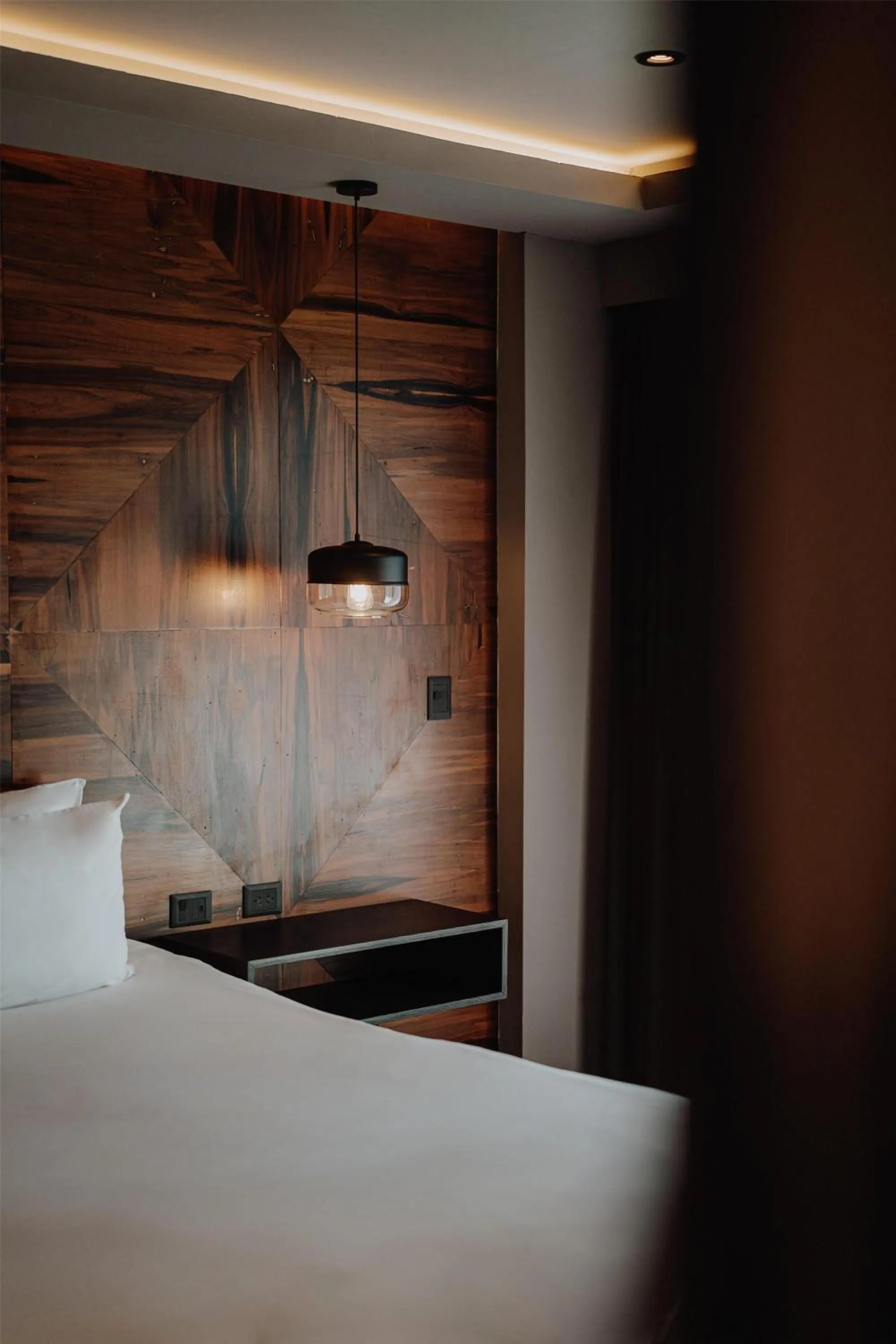 Photo of the whole room, Bed in La Urumpta Hotel, AKEN MIND