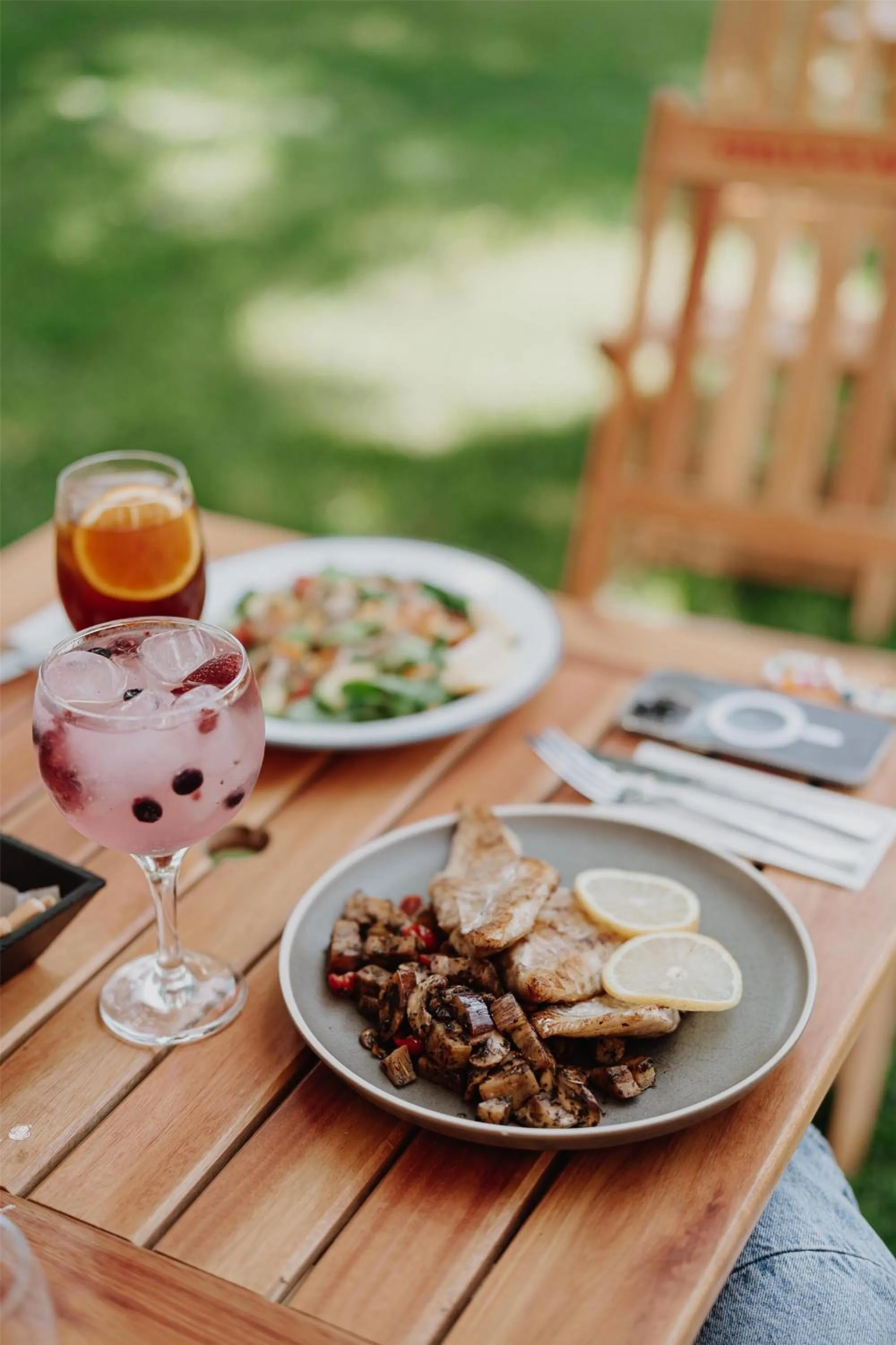 Food and drinks in La Urumpta Hotel, AKEN MIND