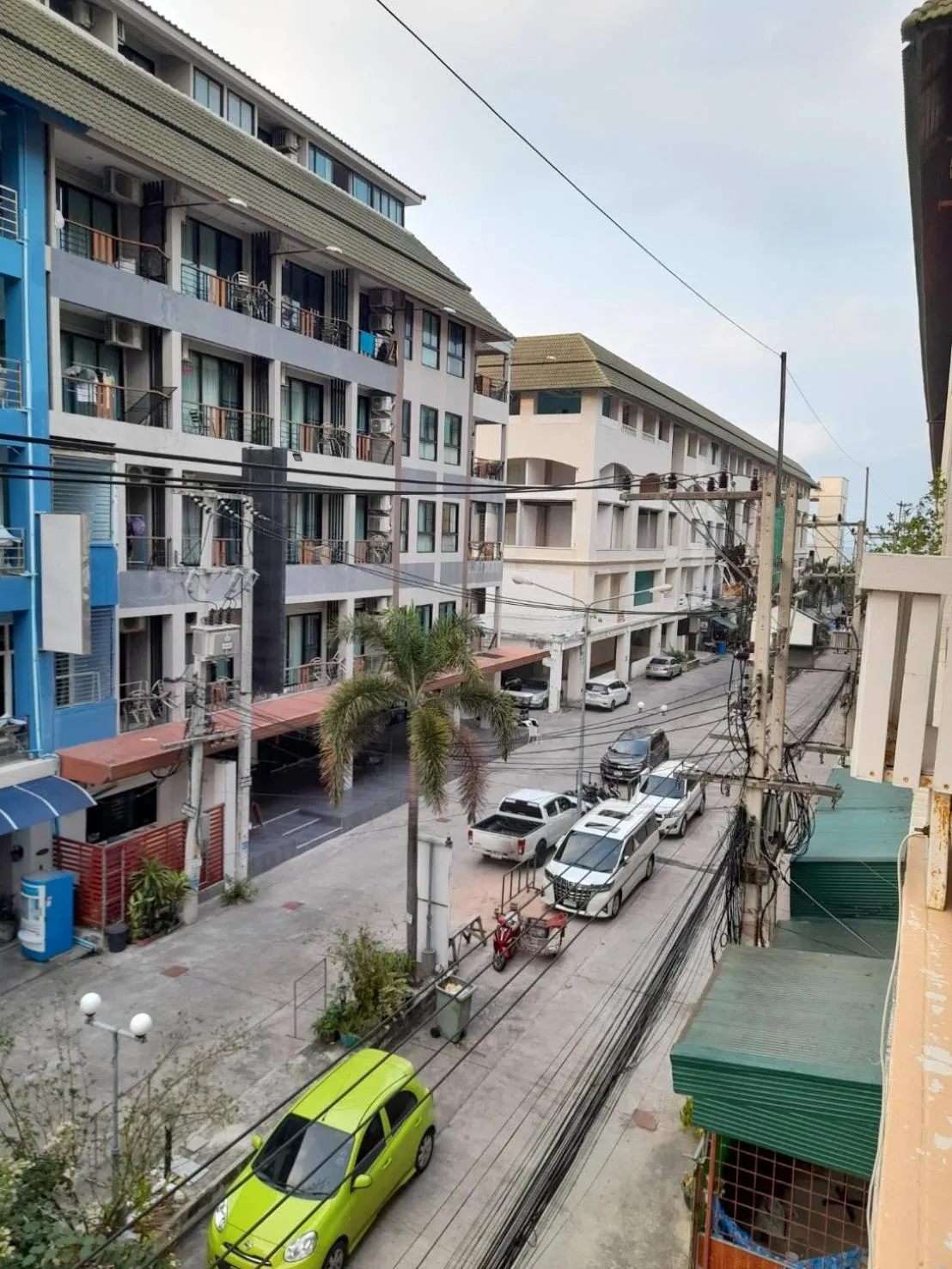 Street view in White House By Sorot ตึกขาวโดยโสรฬ