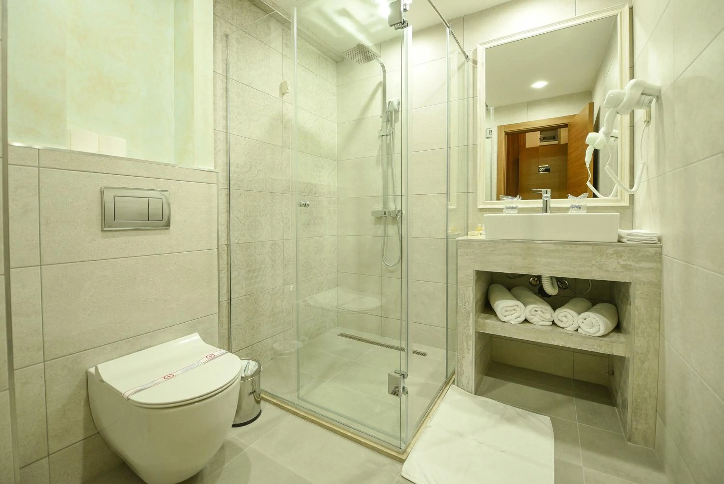 Bathroom in Hotel Lazaro