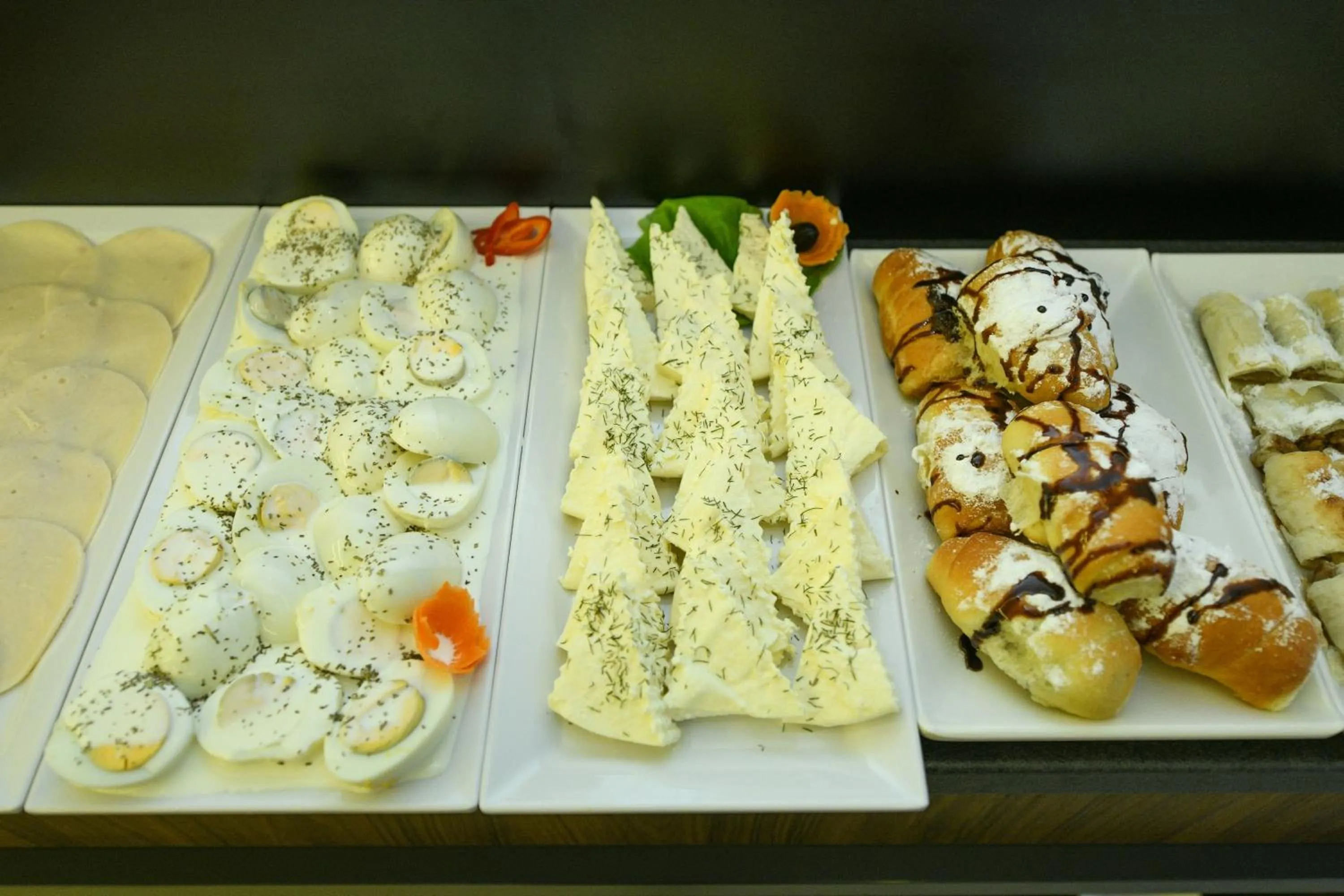 Buffet breakfast in Hotel Lazaro