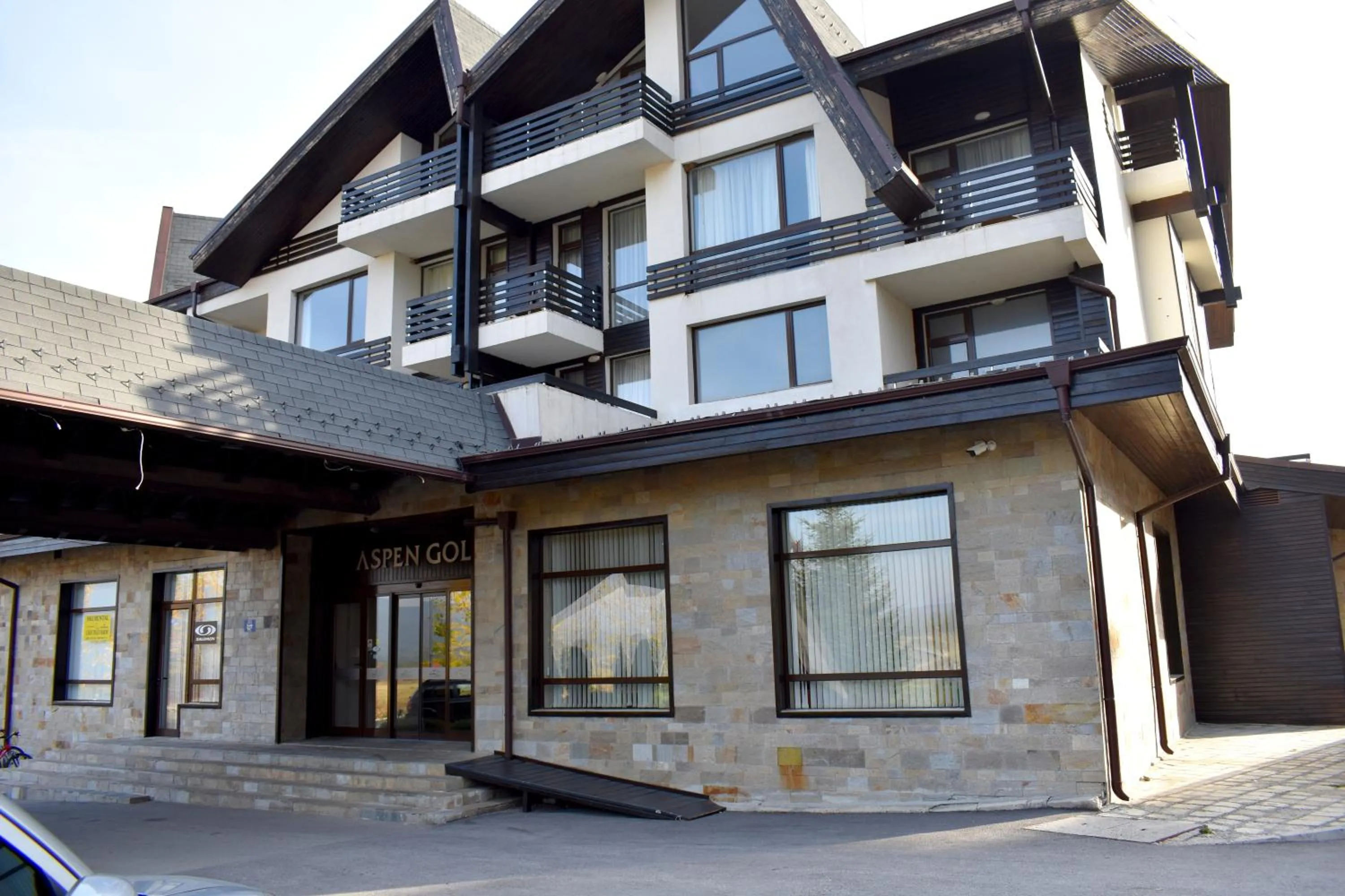 Property building in Aspen Ski and Golf Resort