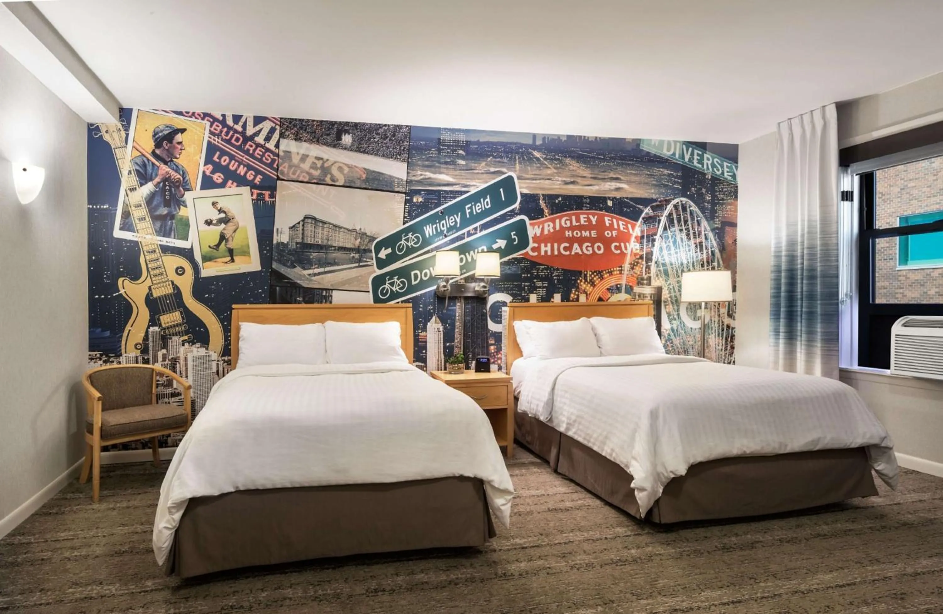 Bed in Hotel Versey Chicago Lincoln Park