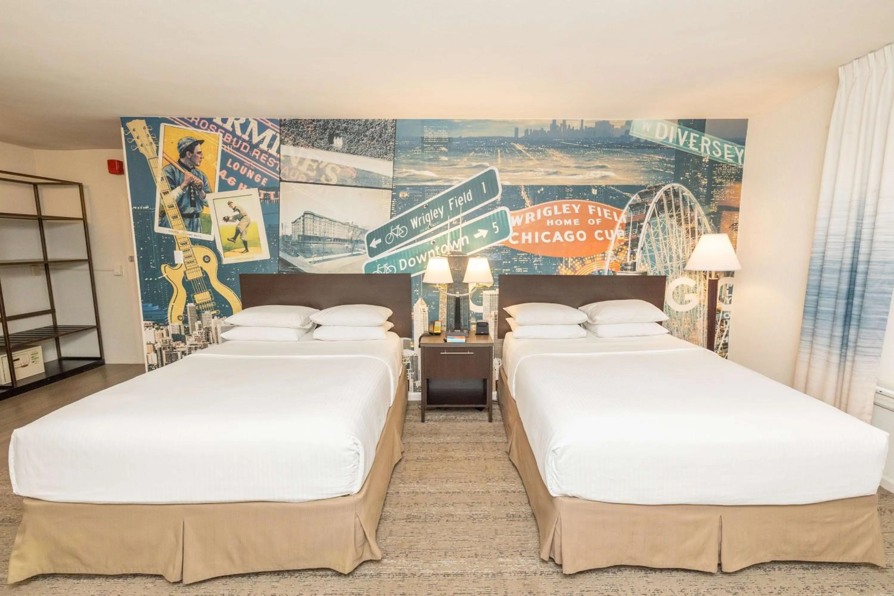 Bed in Hotel Versey Chicago Lincoln Park