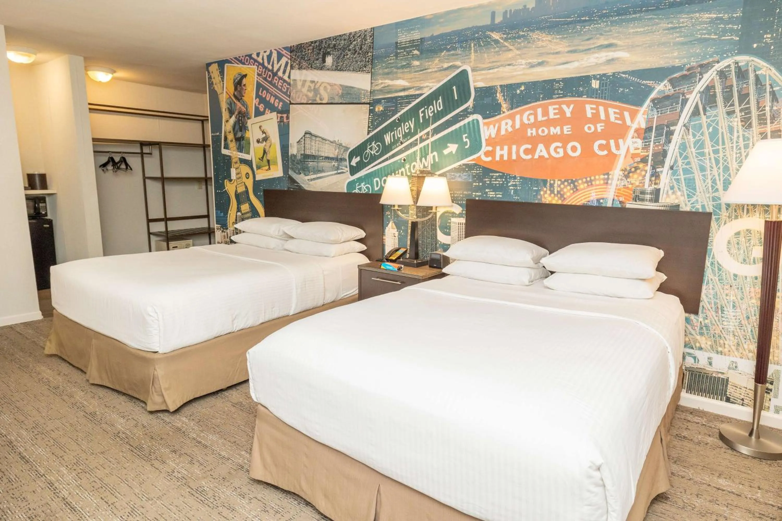 Bed in Hotel Versey Chicago Lincoln Park