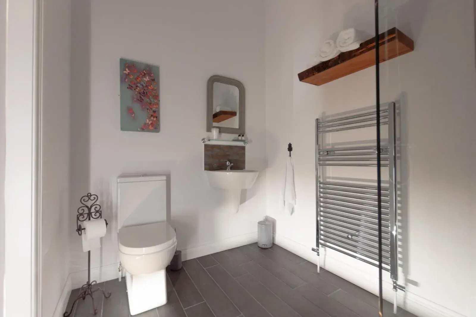 Double Room with Private Bathroom in Millbrae Lodges Double Room with Private Bathroom in Millbrae Lodges