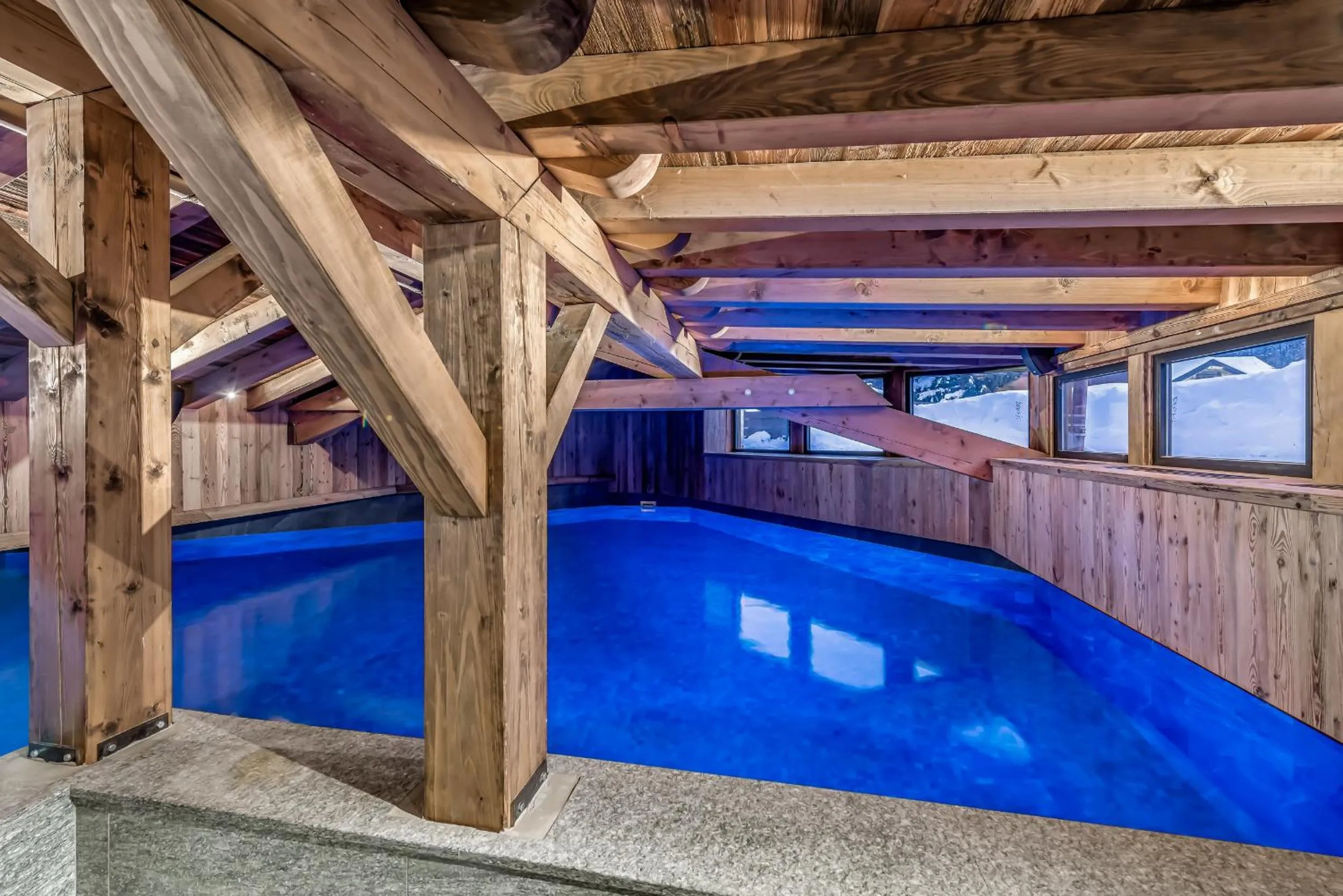 Swimming pool in Hotel & Spa Le Val d'Isère