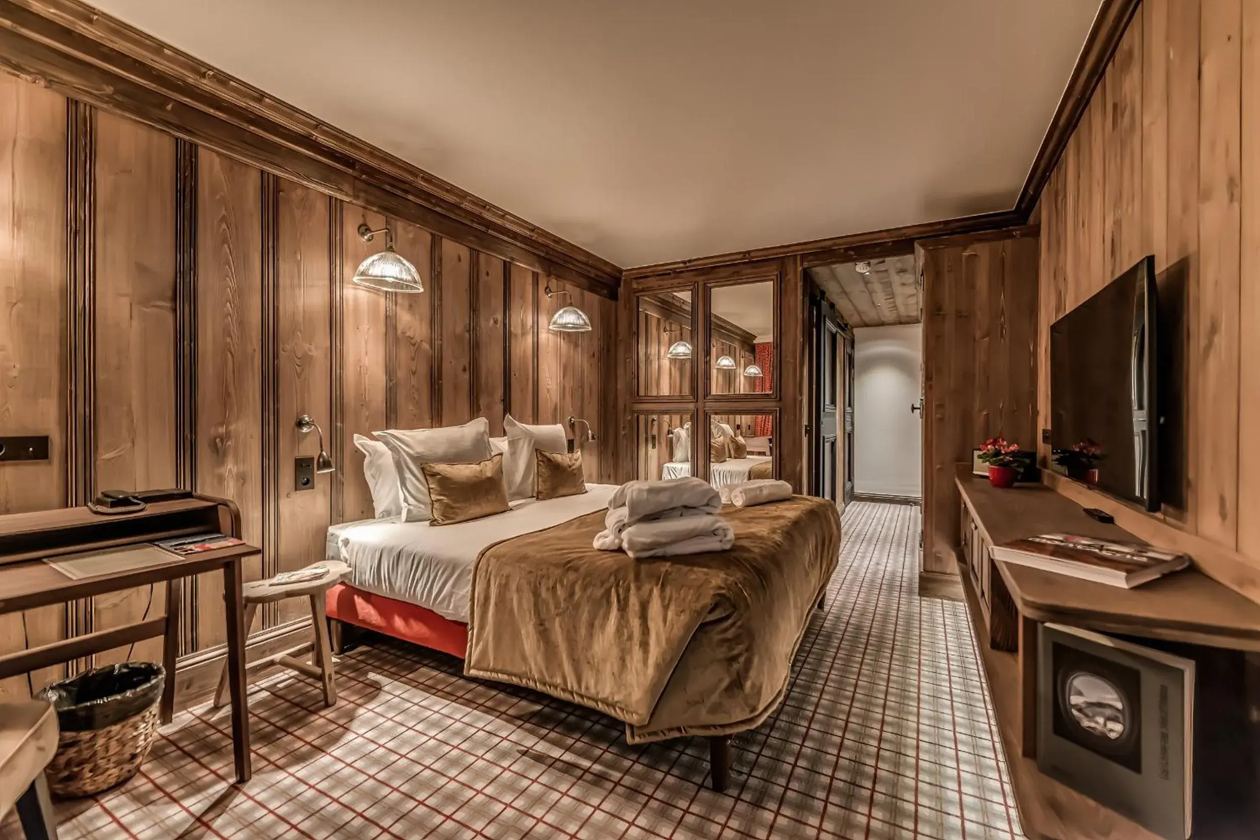 Standard Quadruple Room with Bunk Beds in Hotel & Spa Le Val d'Isère Standard Quadruple Room with Bunk Beds in Hotel & Spa Le Val d'Isère