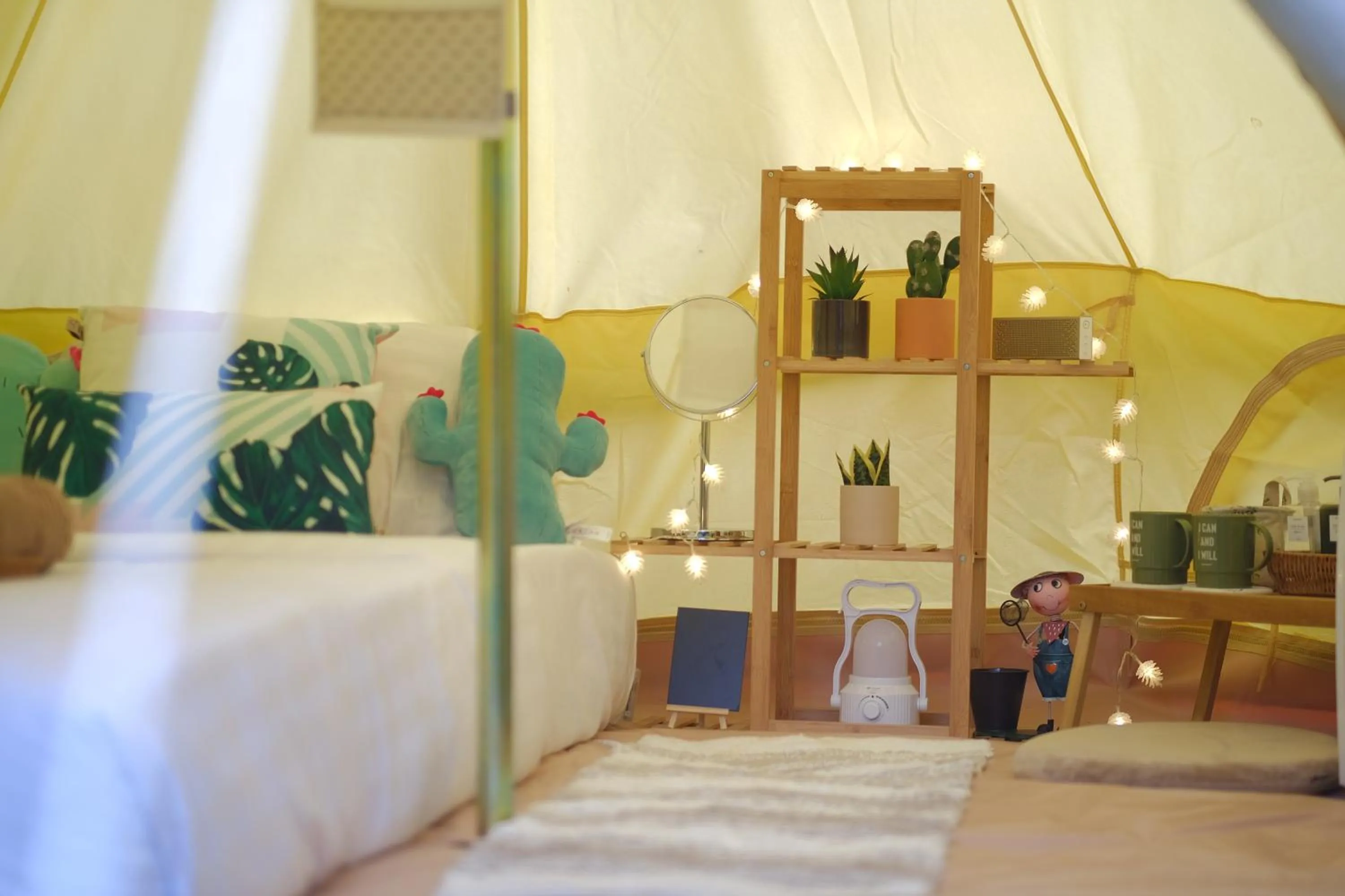 Photo of the whole room in O Little Tent de Koh Chang