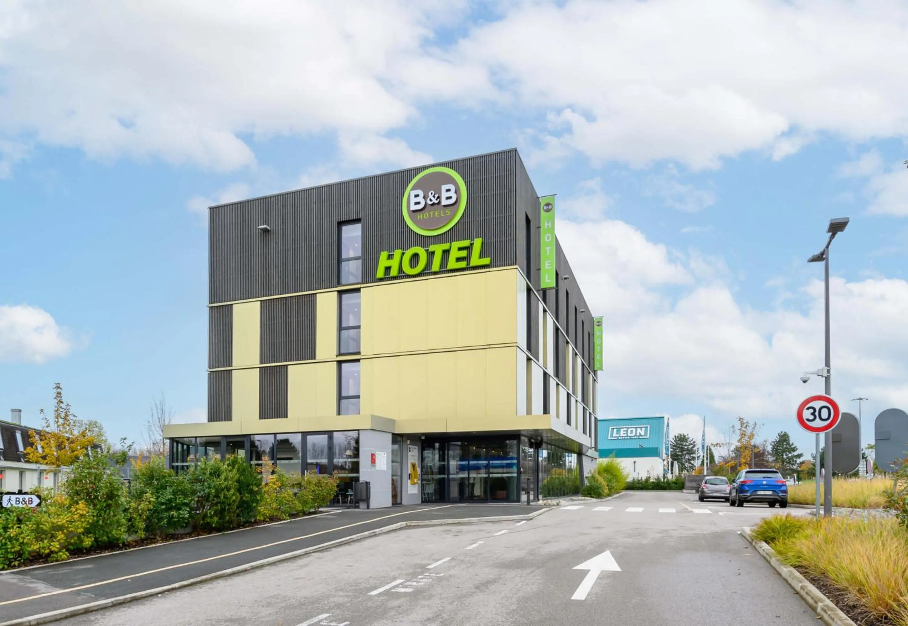 Property building in B&B HOTEL Compiègne