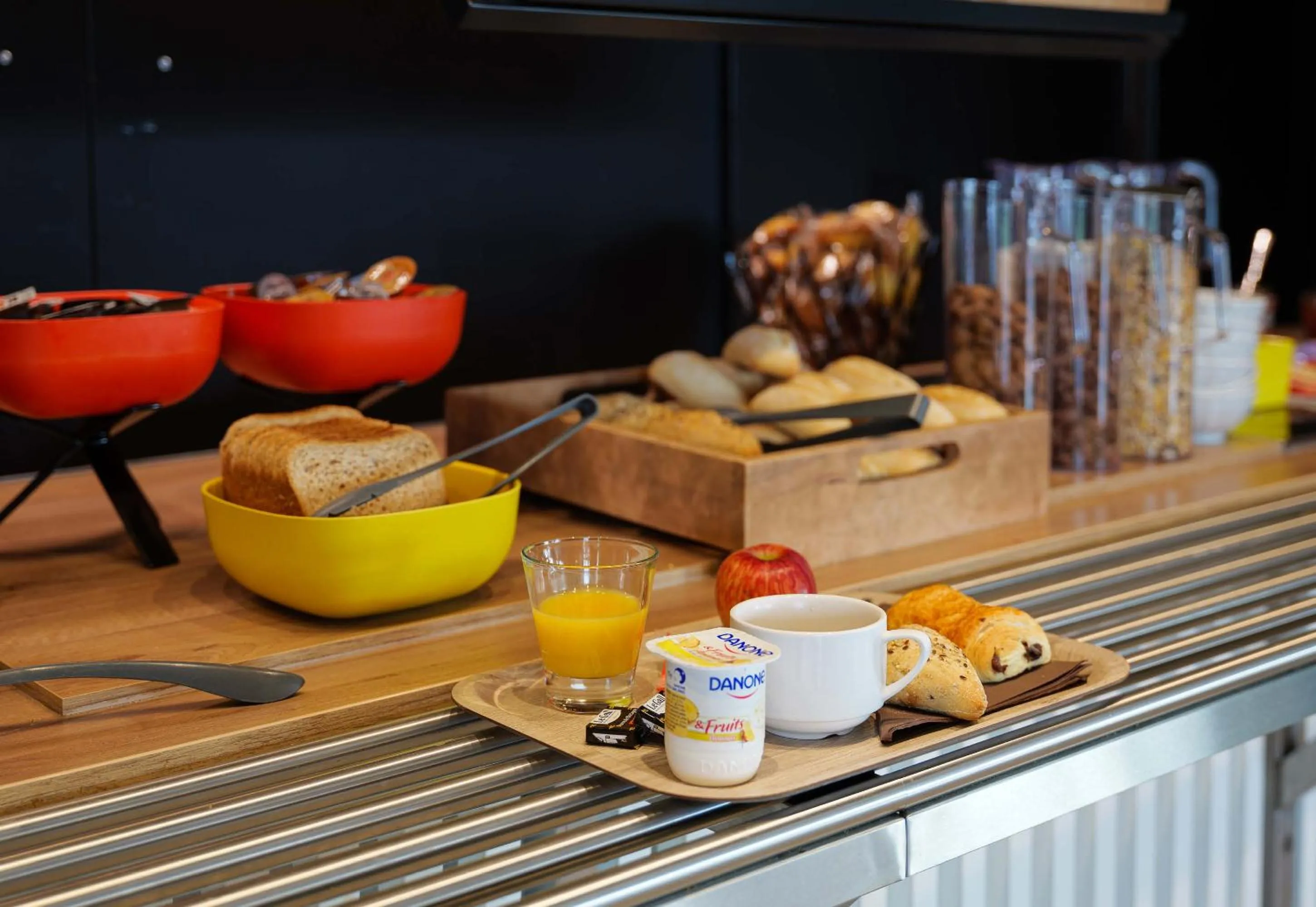 Buffet breakfast in B&B HOTEL Compiègne