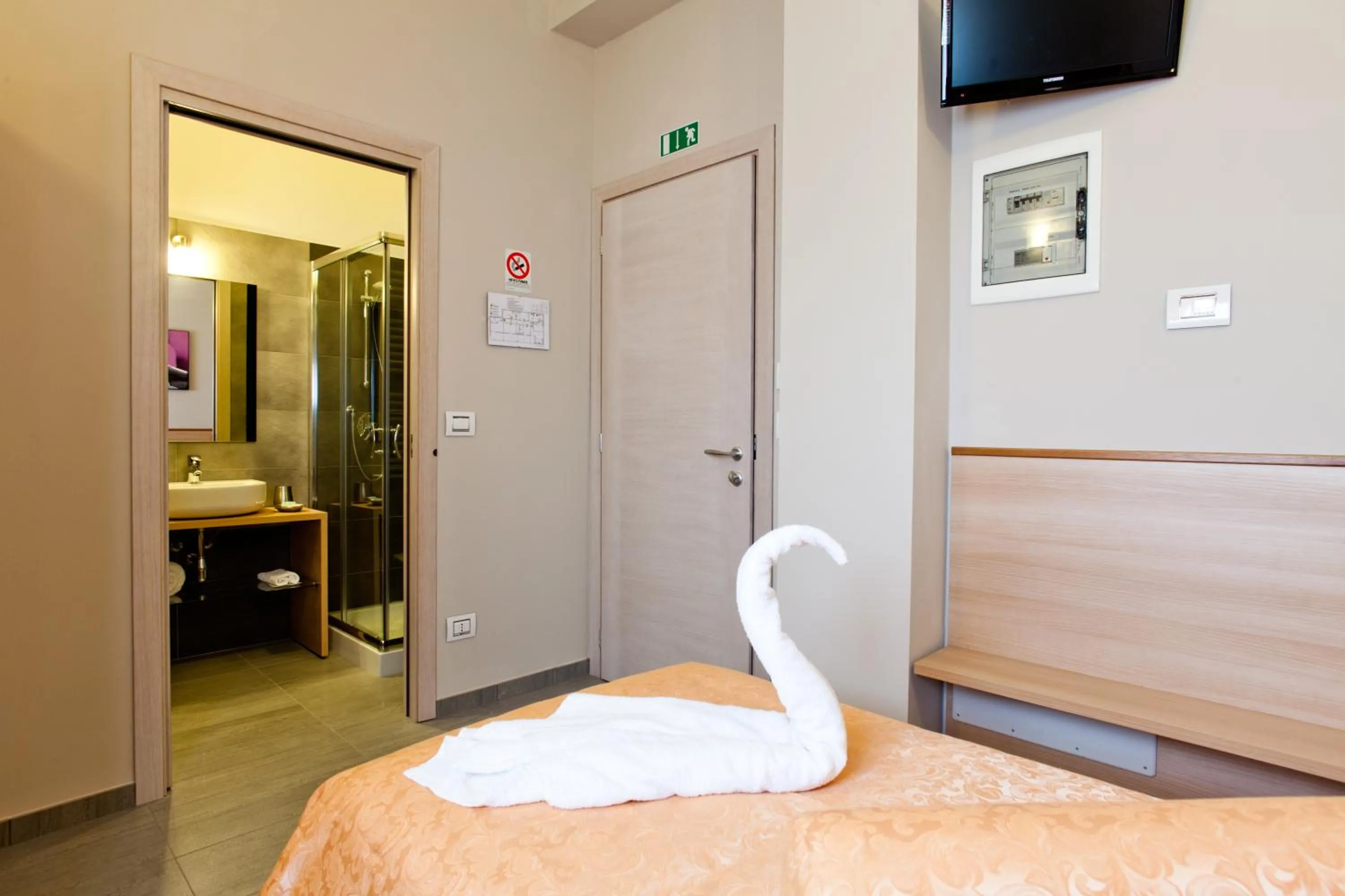 Bedroom, Bed in Motel Karibe