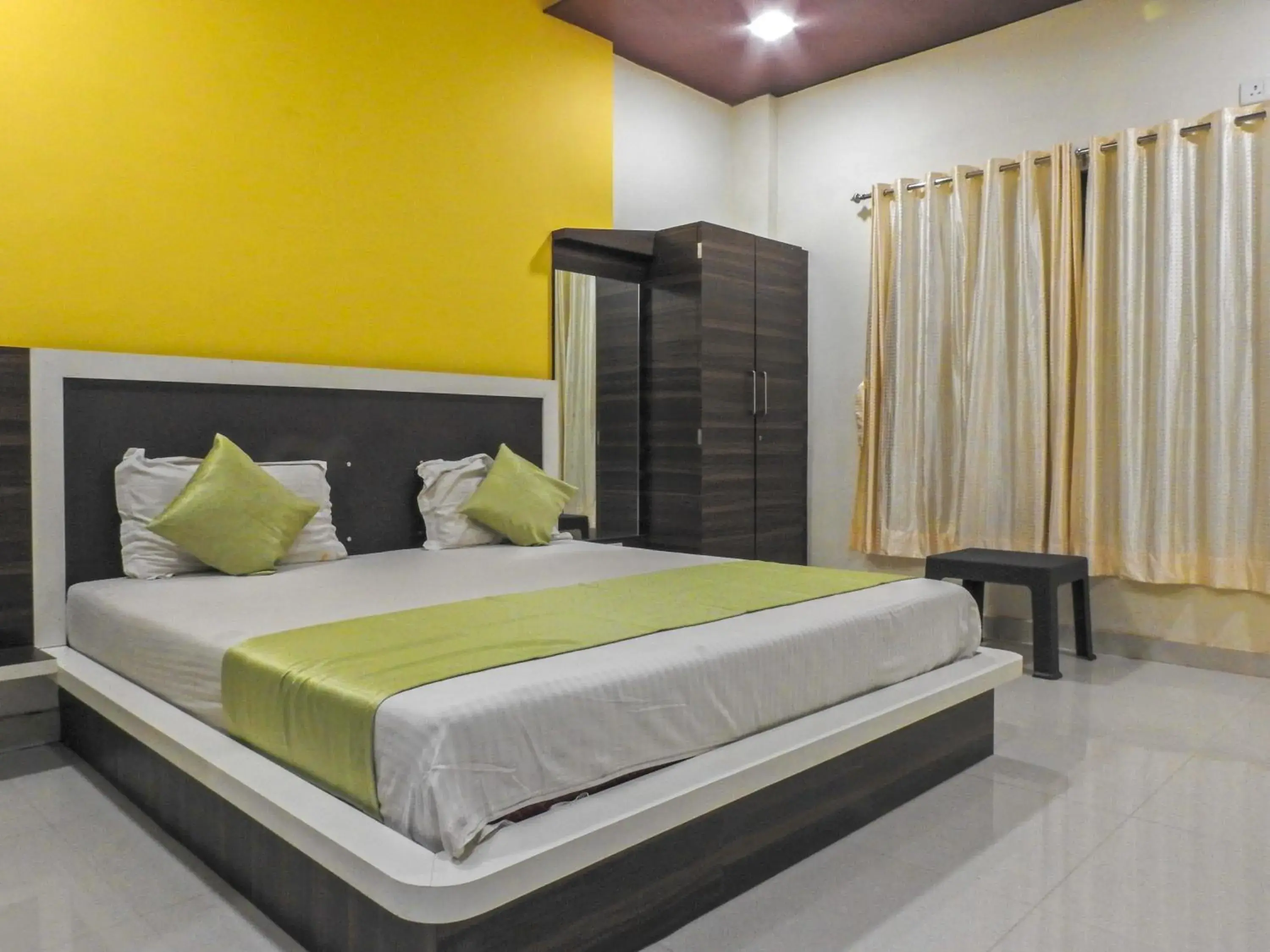 Bedroom, Bed in Evergreen Holidays Mahabaleshwar Bedroom, Bed in Evergreen Holidays Mahabaleshwar