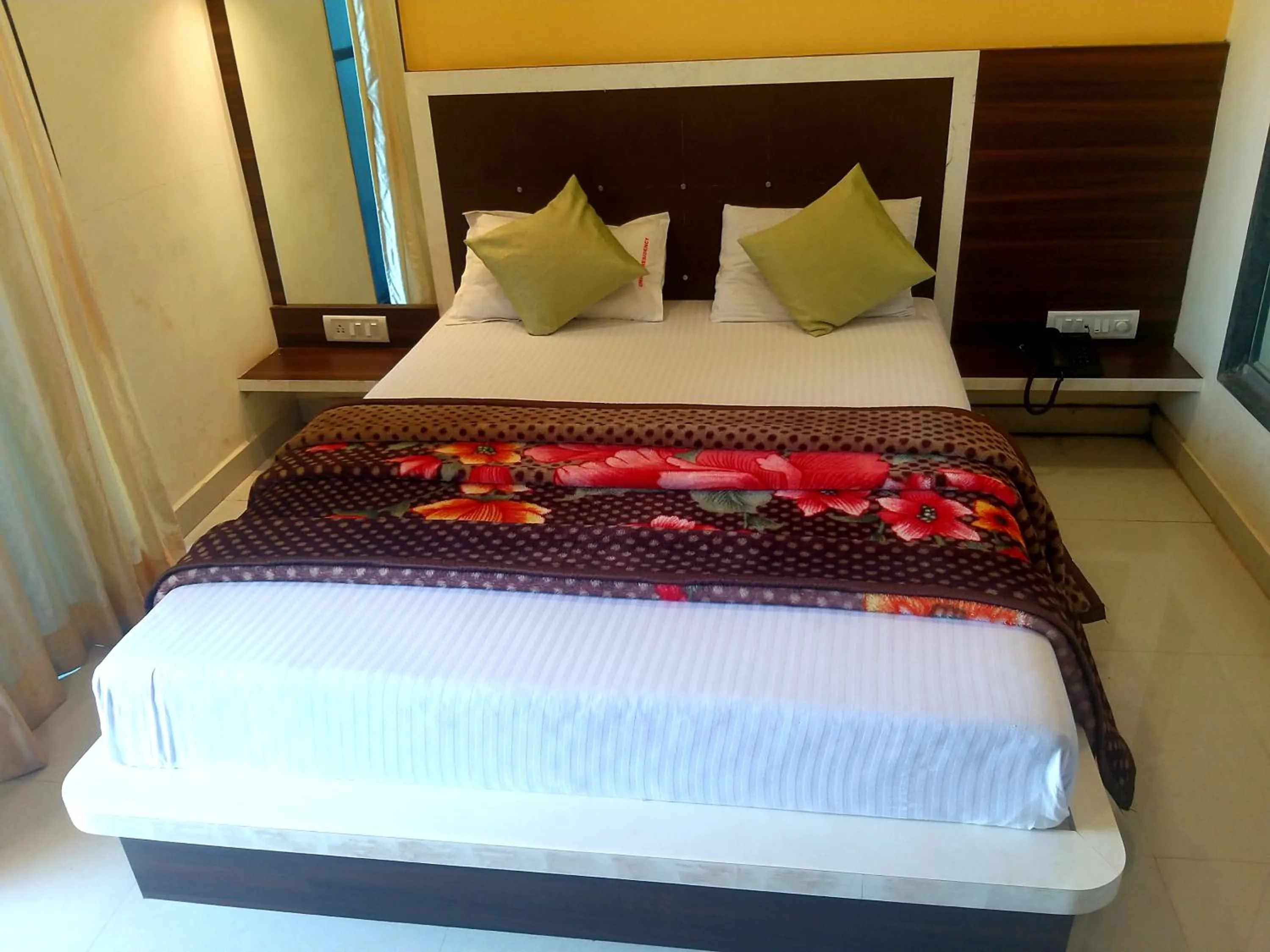 Bedroom, Bed in Evergreen Holidays Mahabaleshwar