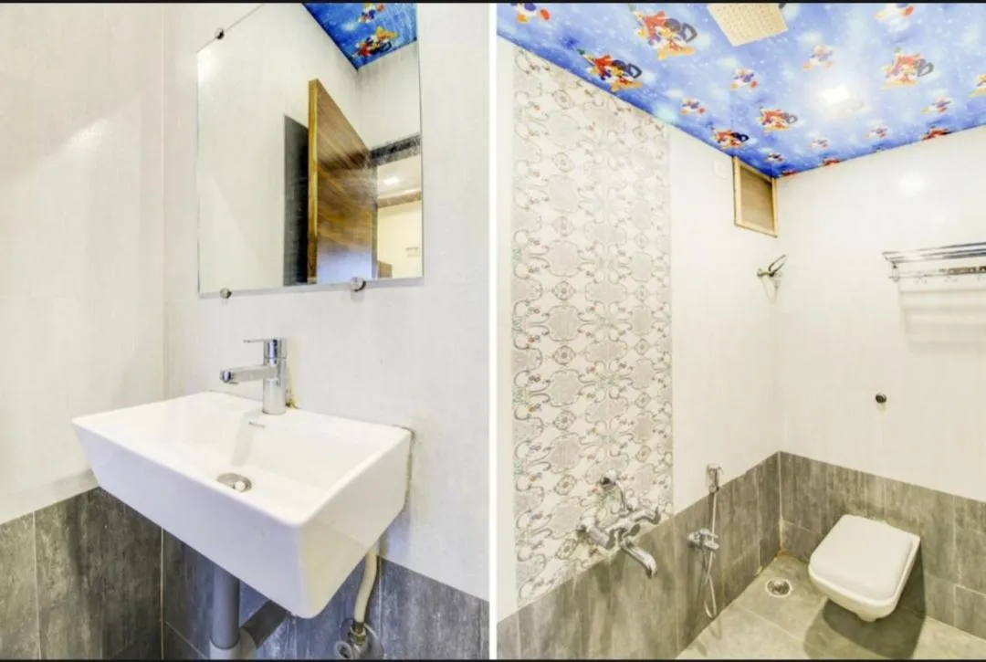 Toilet in Evergreen Holidays Mahabaleshwar