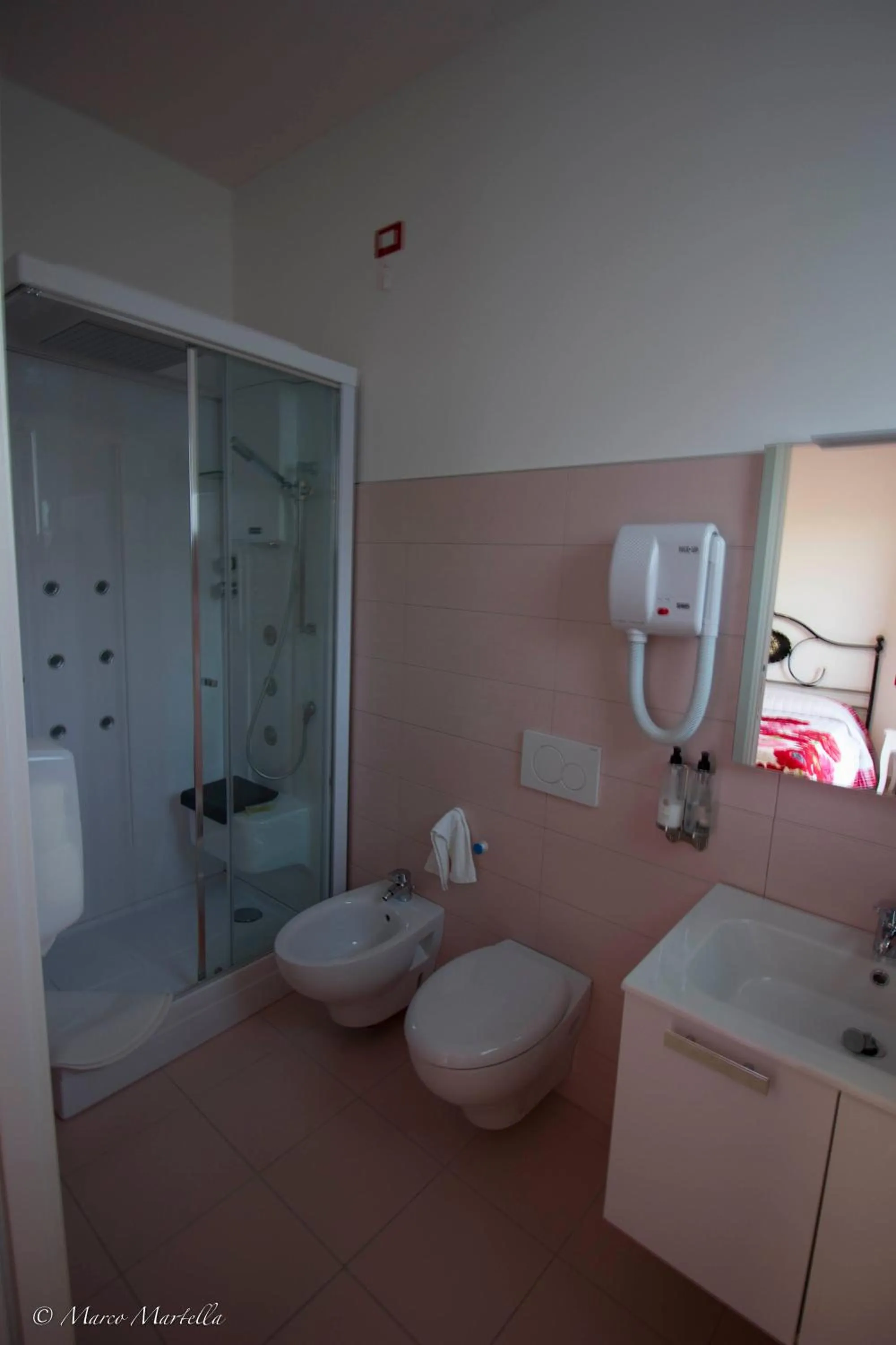 Bathroom in Hotel Pina Ristorante