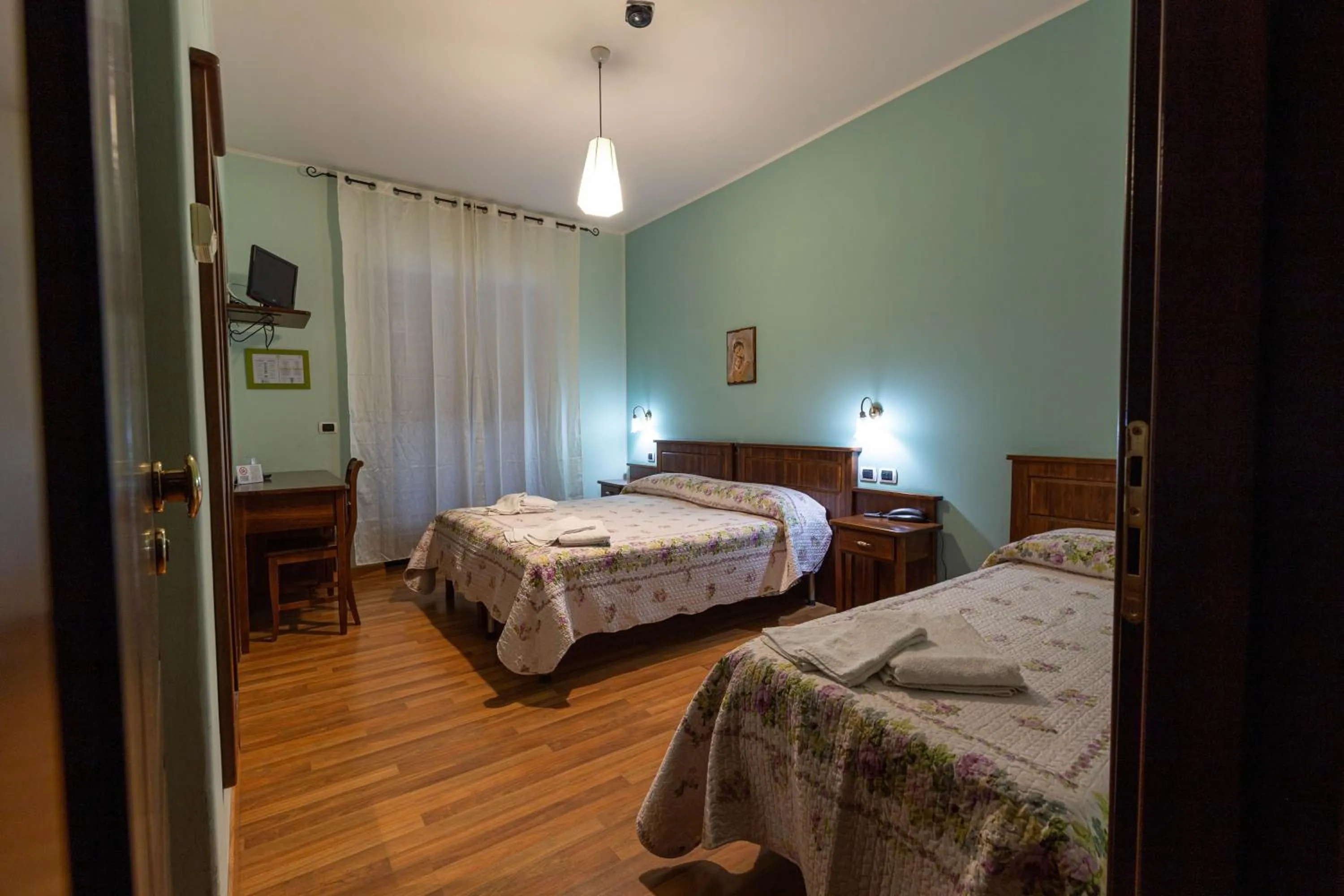 Bedroom, Bed in Hotel Pina Ristorante