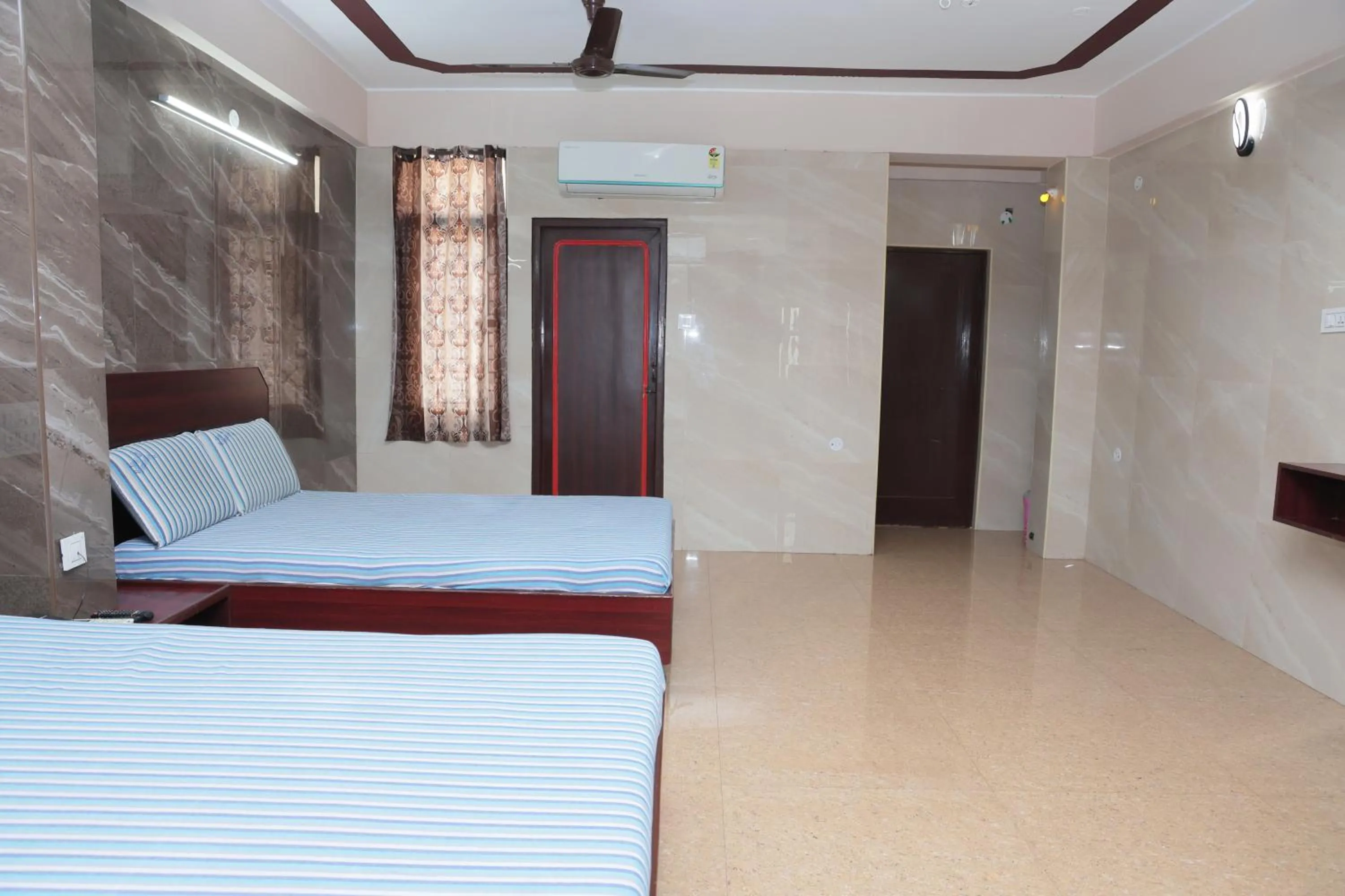 Bed in Hotel Temple View