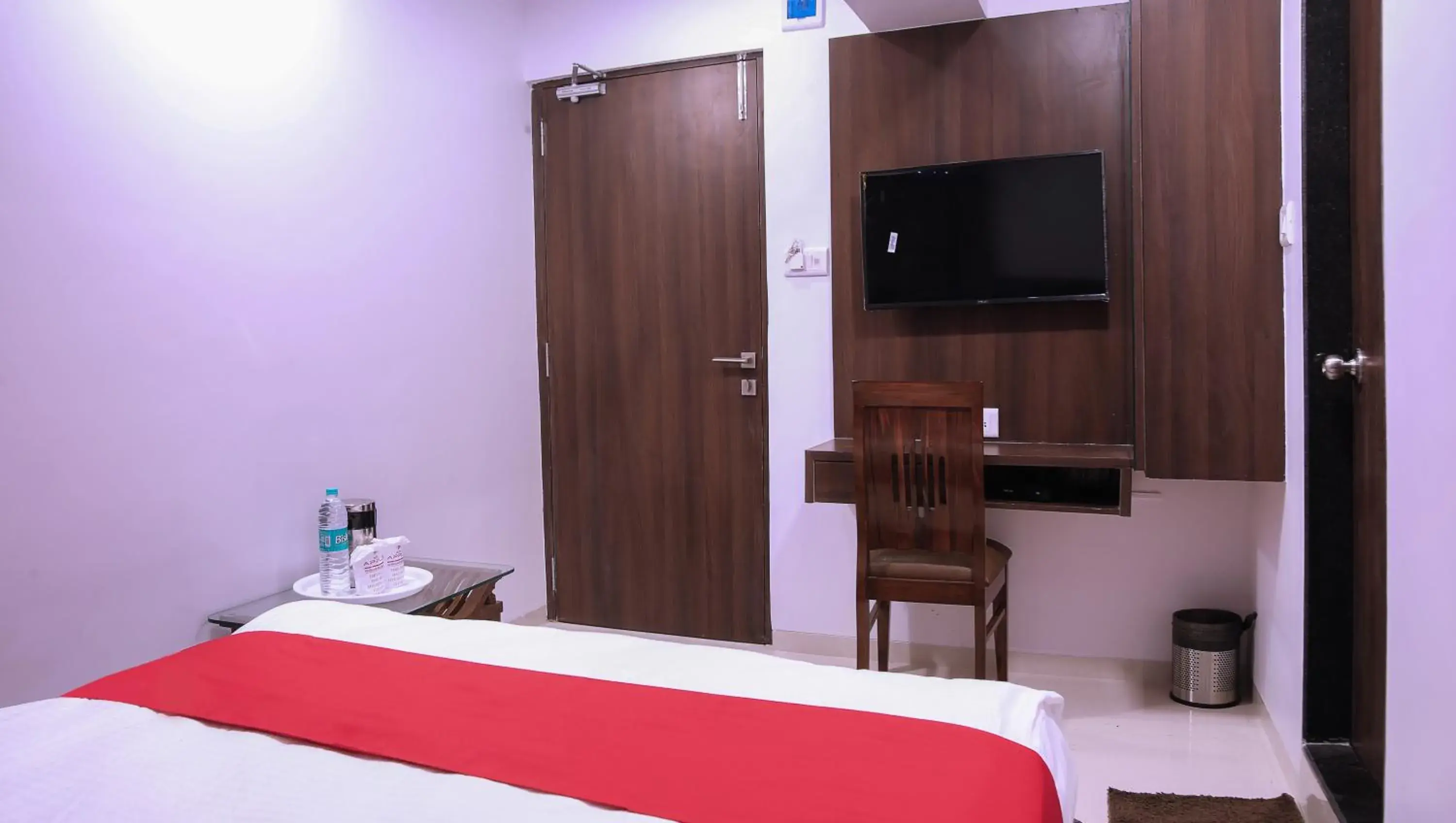 TV and multimedia, Bed in Hotel Apple Inn TV and multimedia, Bed in Hotel Apple Inn