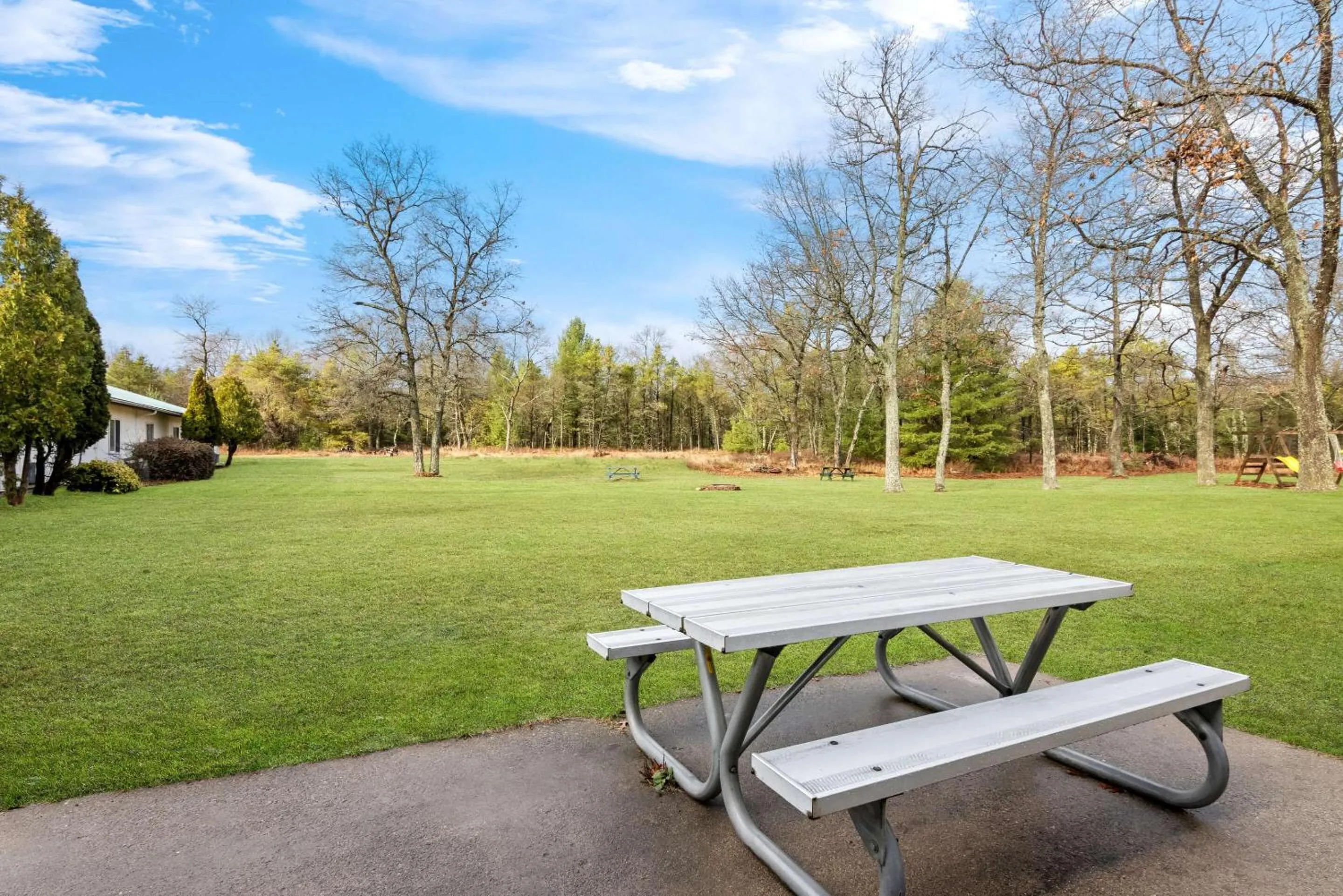 Property building in Rodeway Inn Oscoda