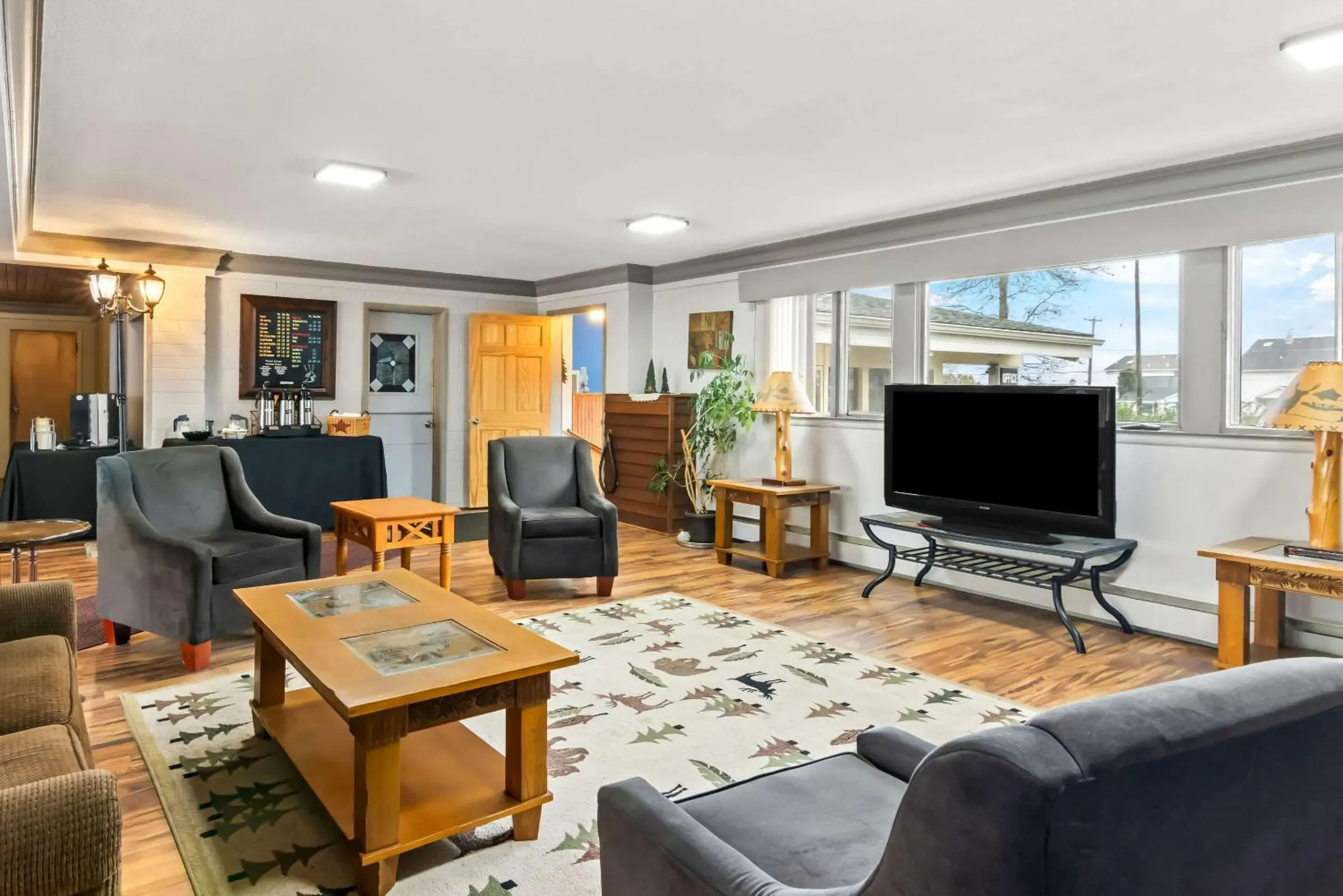 Lobby or reception in Rodeway Inn Formerly Camp Inn Lodge Lobby or reception in Rodeway Inn Formerly Camp Inn Lodge