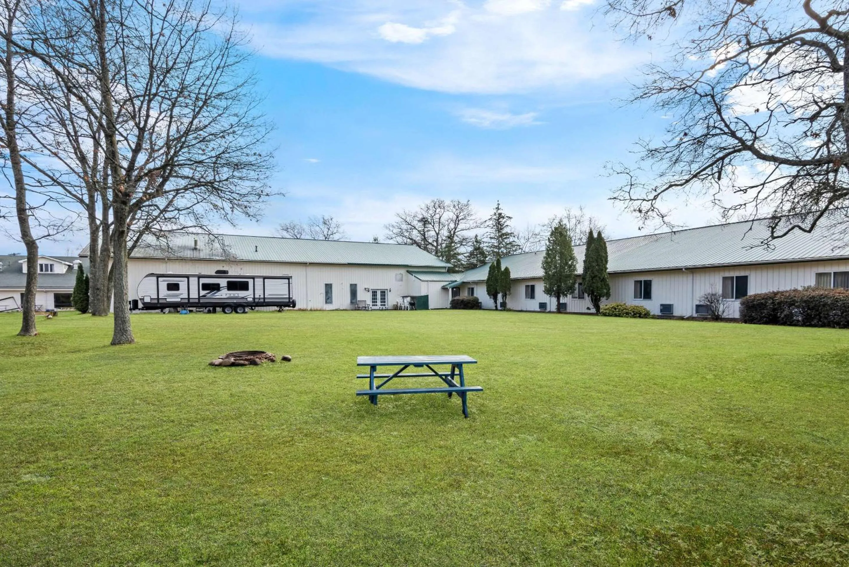 Property building in Rodeway Inn Oscoda