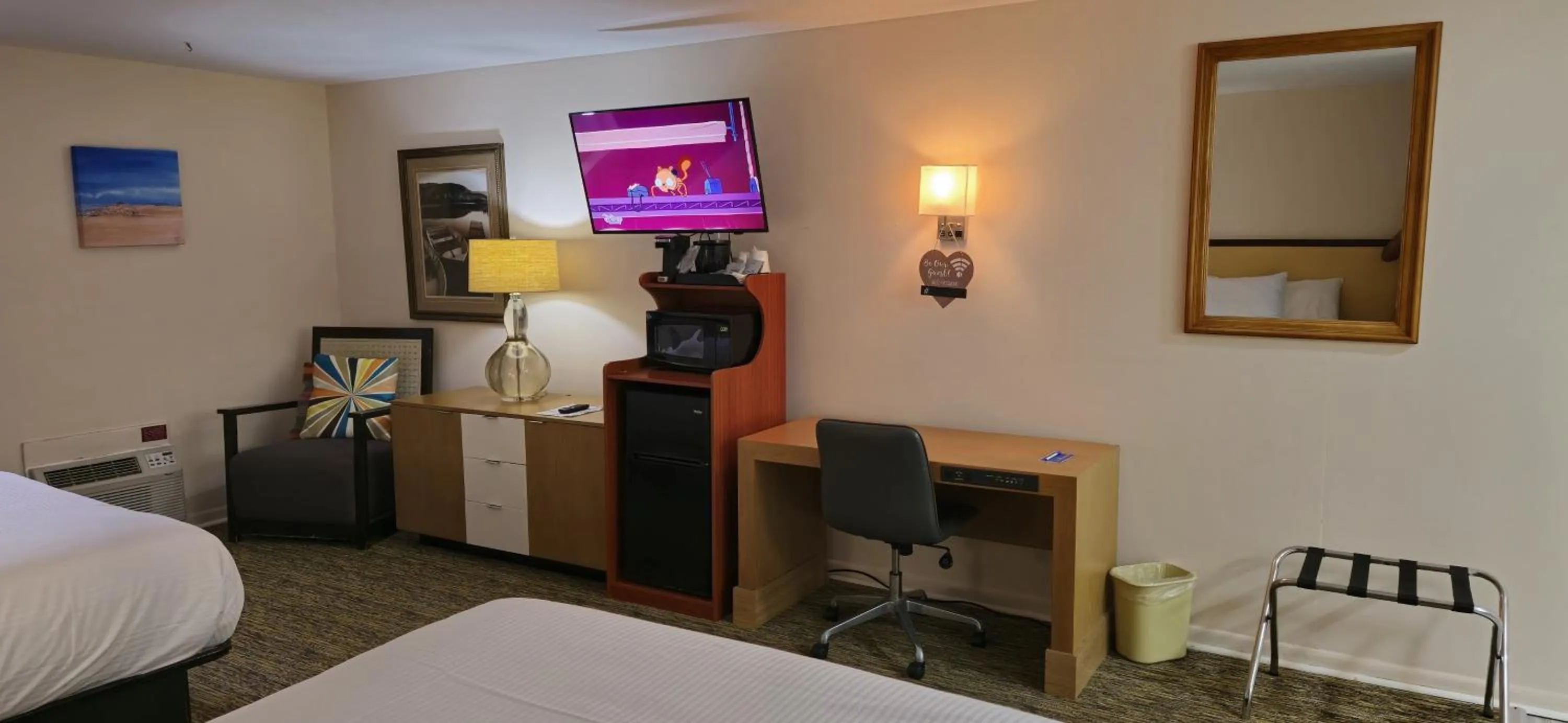 TV and multimedia, Bed in Rodeway Inn Oscoda