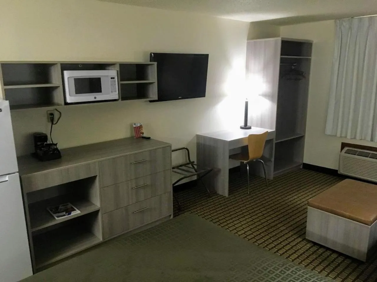 Bed in Bearcat Inn and Suites