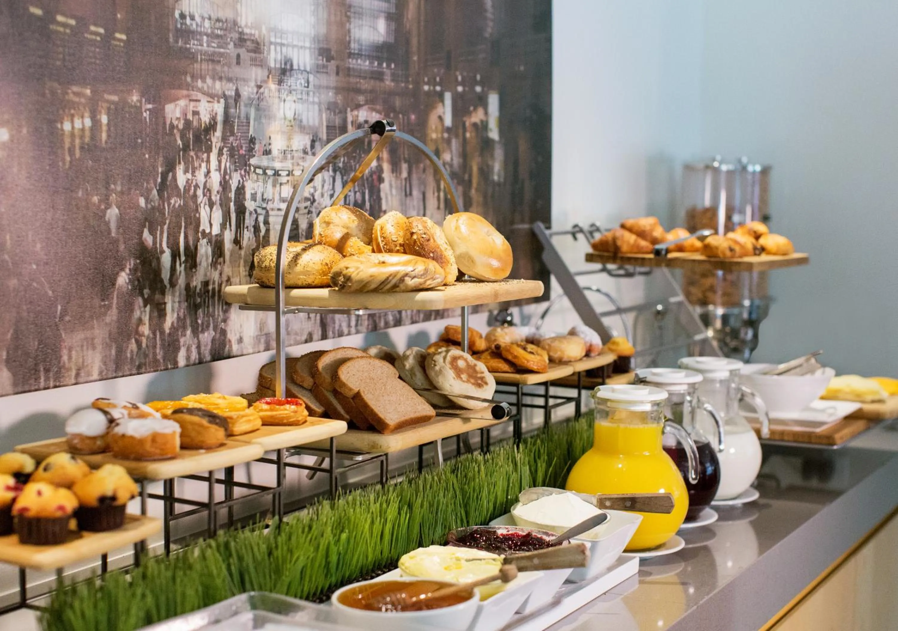 Continental breakfast in The Fifty Sonesta Hotel New York