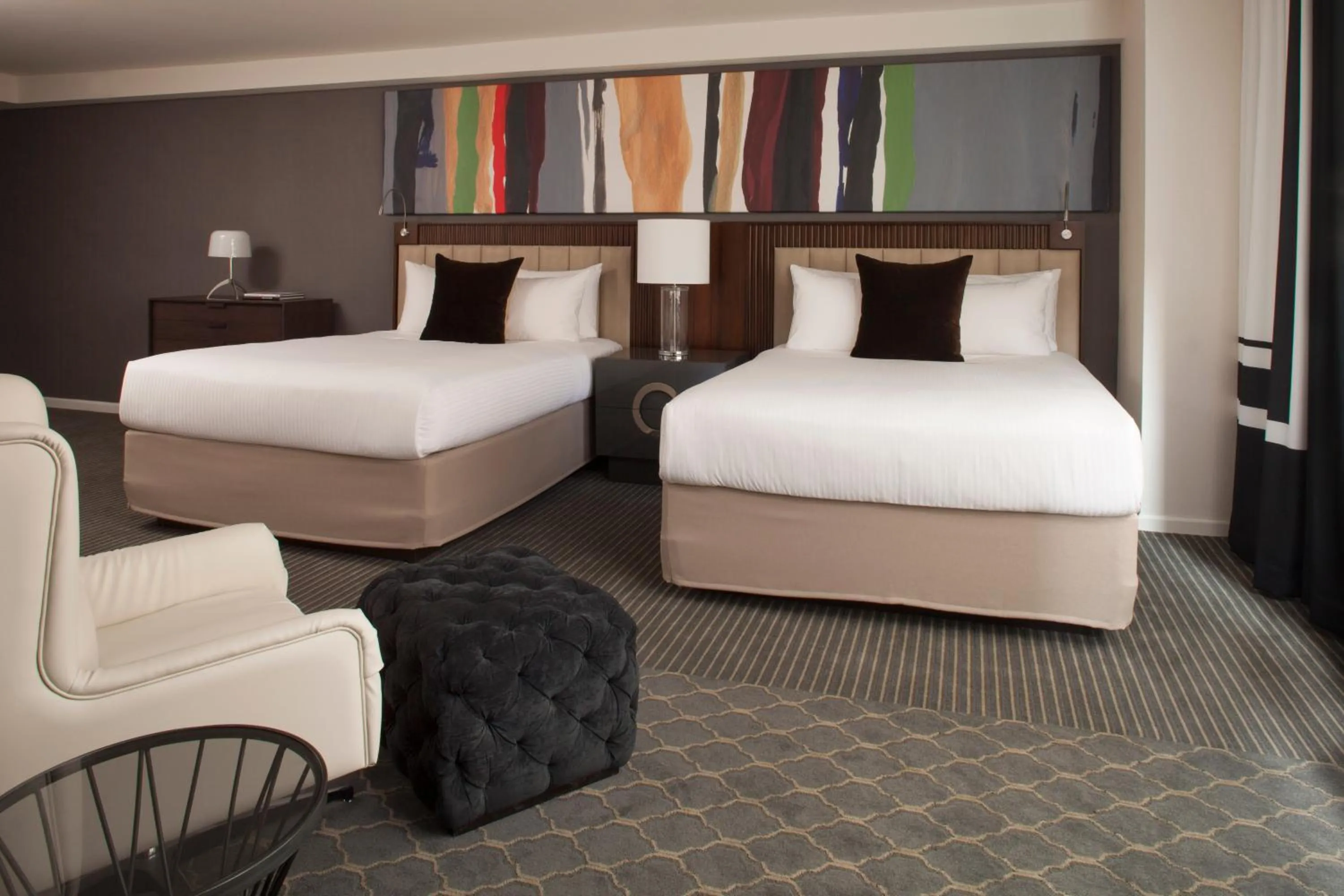 Bed in The Fifty Sonesta Hotel New York