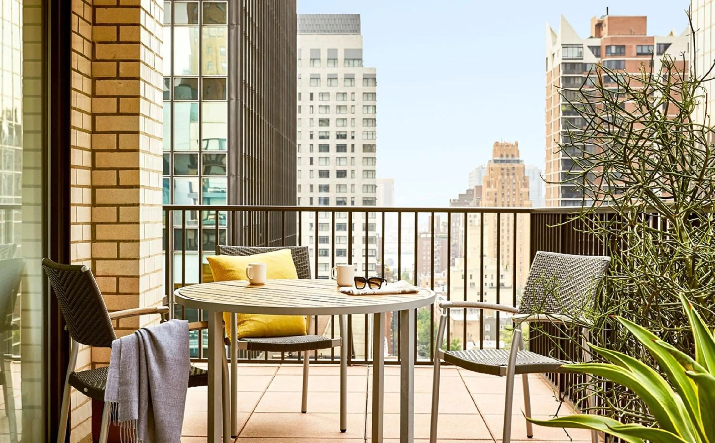Balcony/Terrace in The Fifty Sonesta Hotel New York
