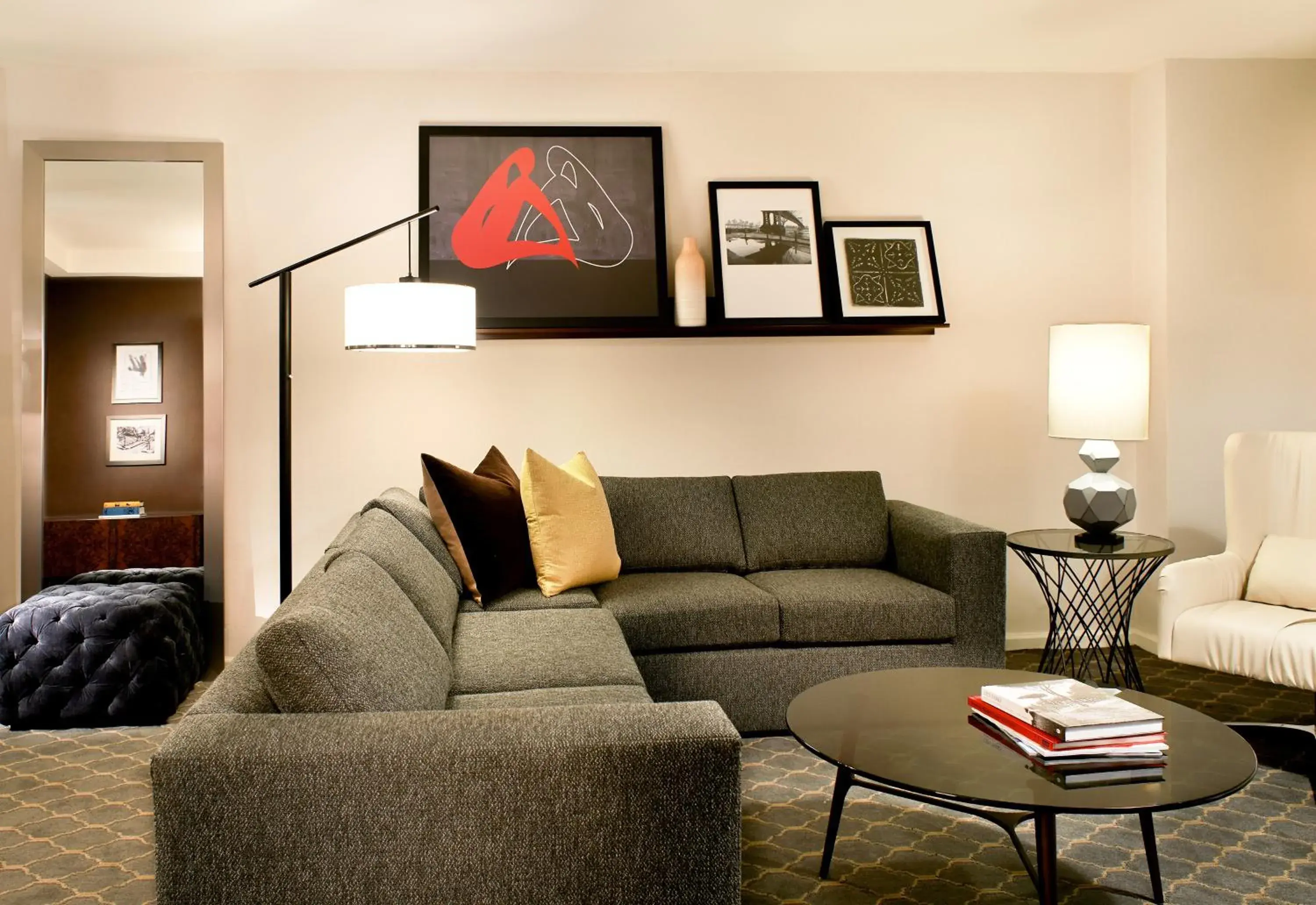 Living room in The Fifty Sonesta Hotel New York Living room in The Fifty Sonesta Hotel New York