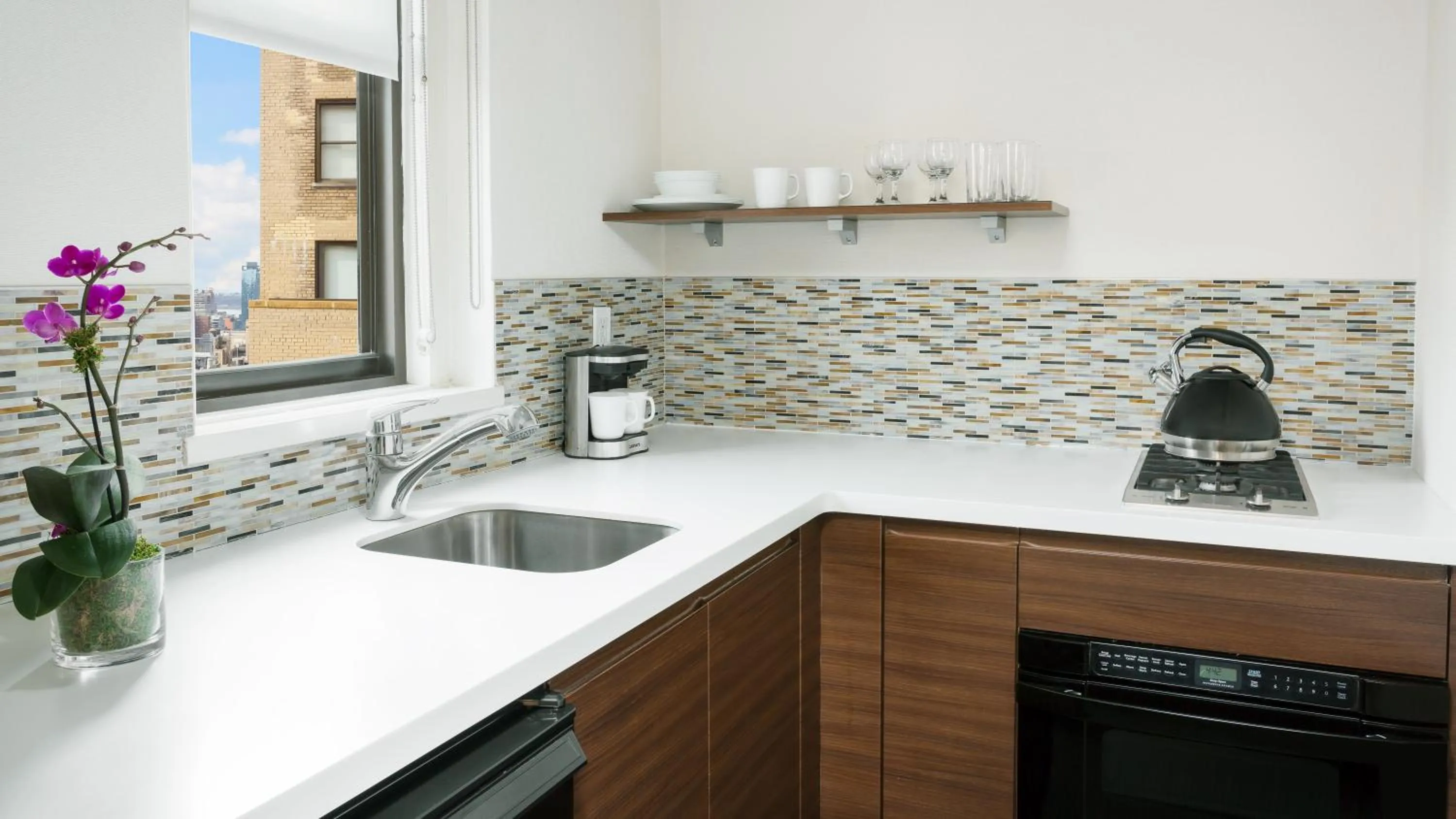 Kitchen or kitchenette, Kitchen/Kitchenette in Manhattan NYC-an Affinia Hotel