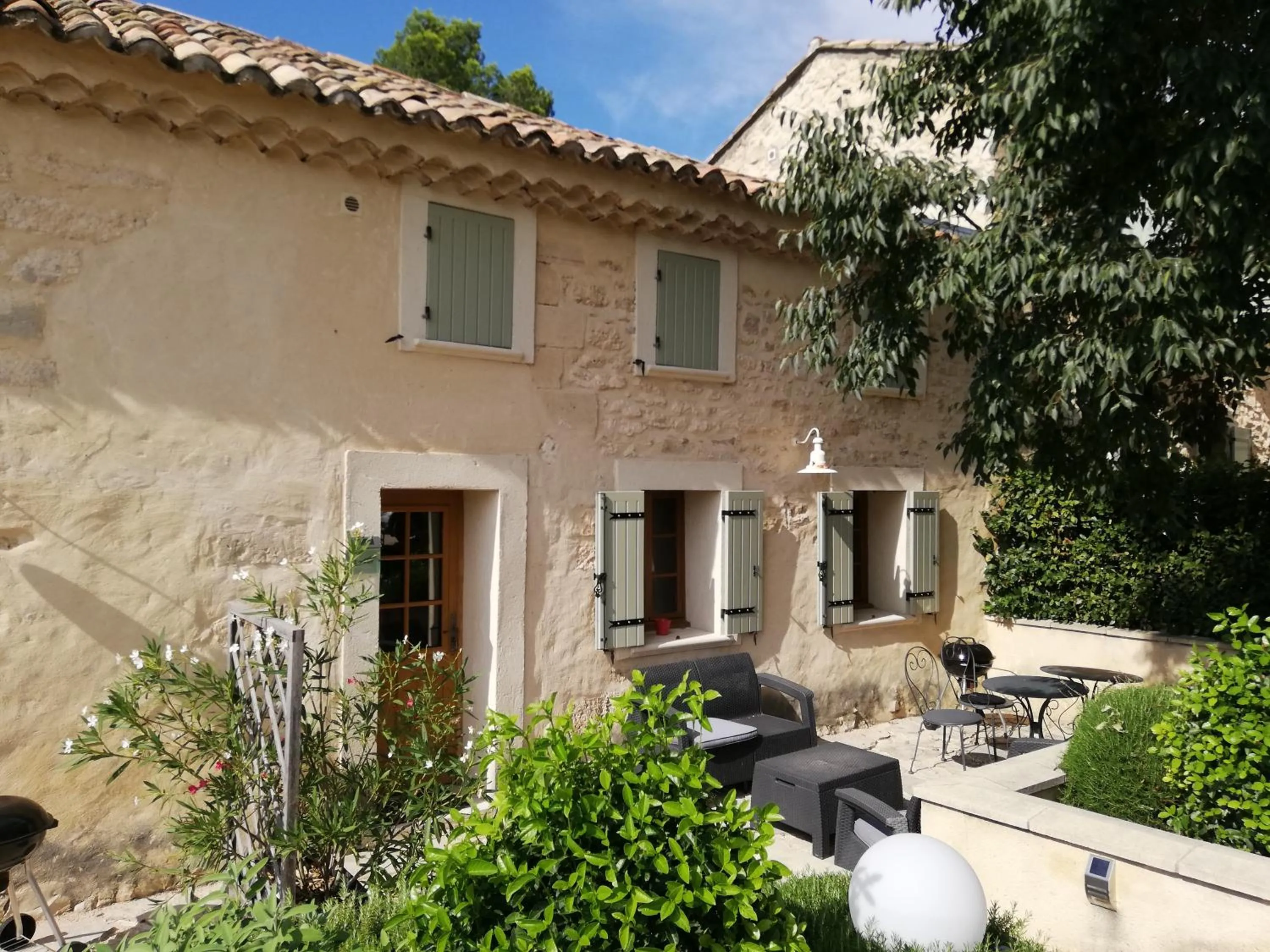 Property building in Le Mas de la Javone