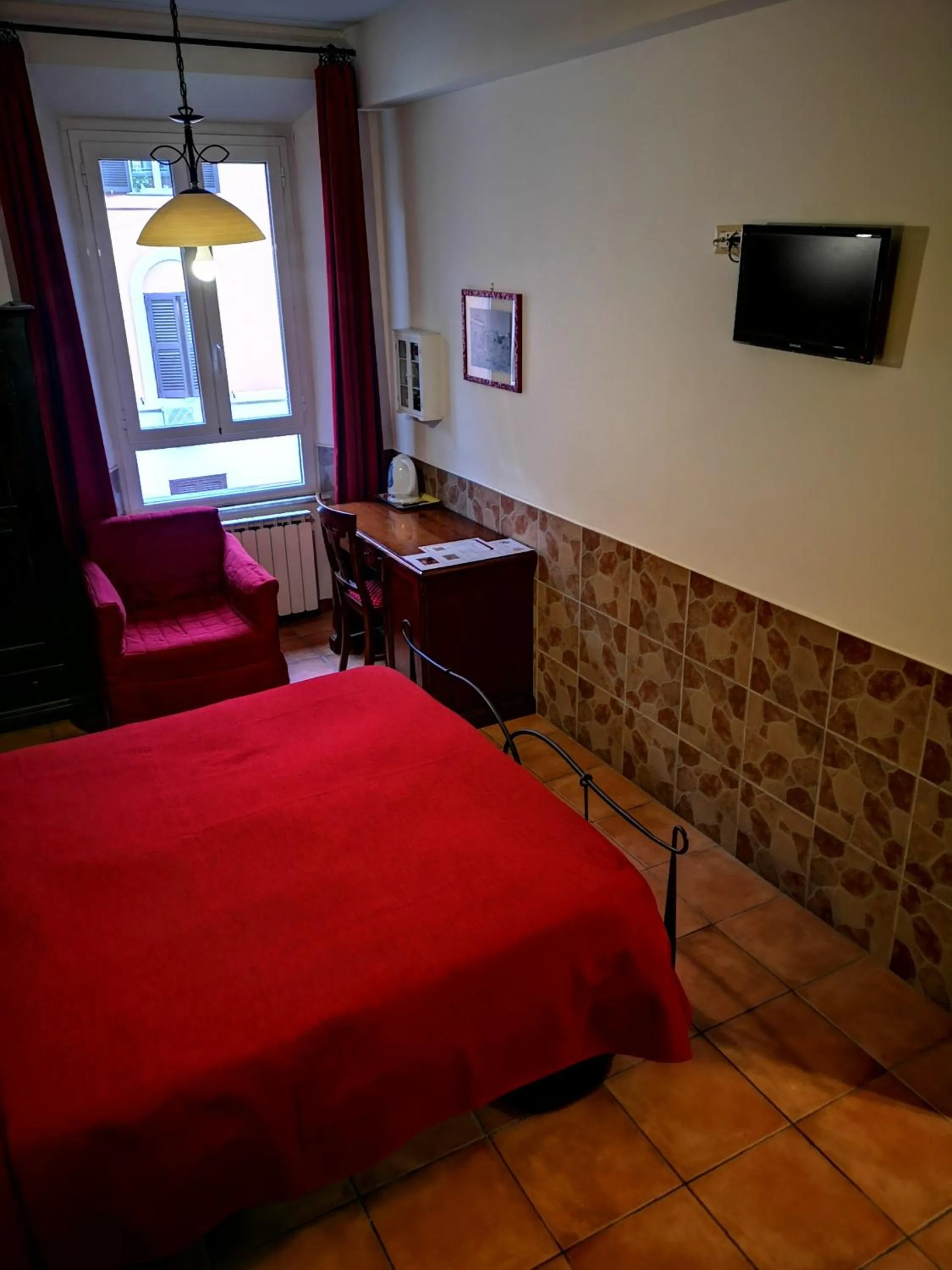 Photo of the whole room, Bed in Vecchia Roma Resort