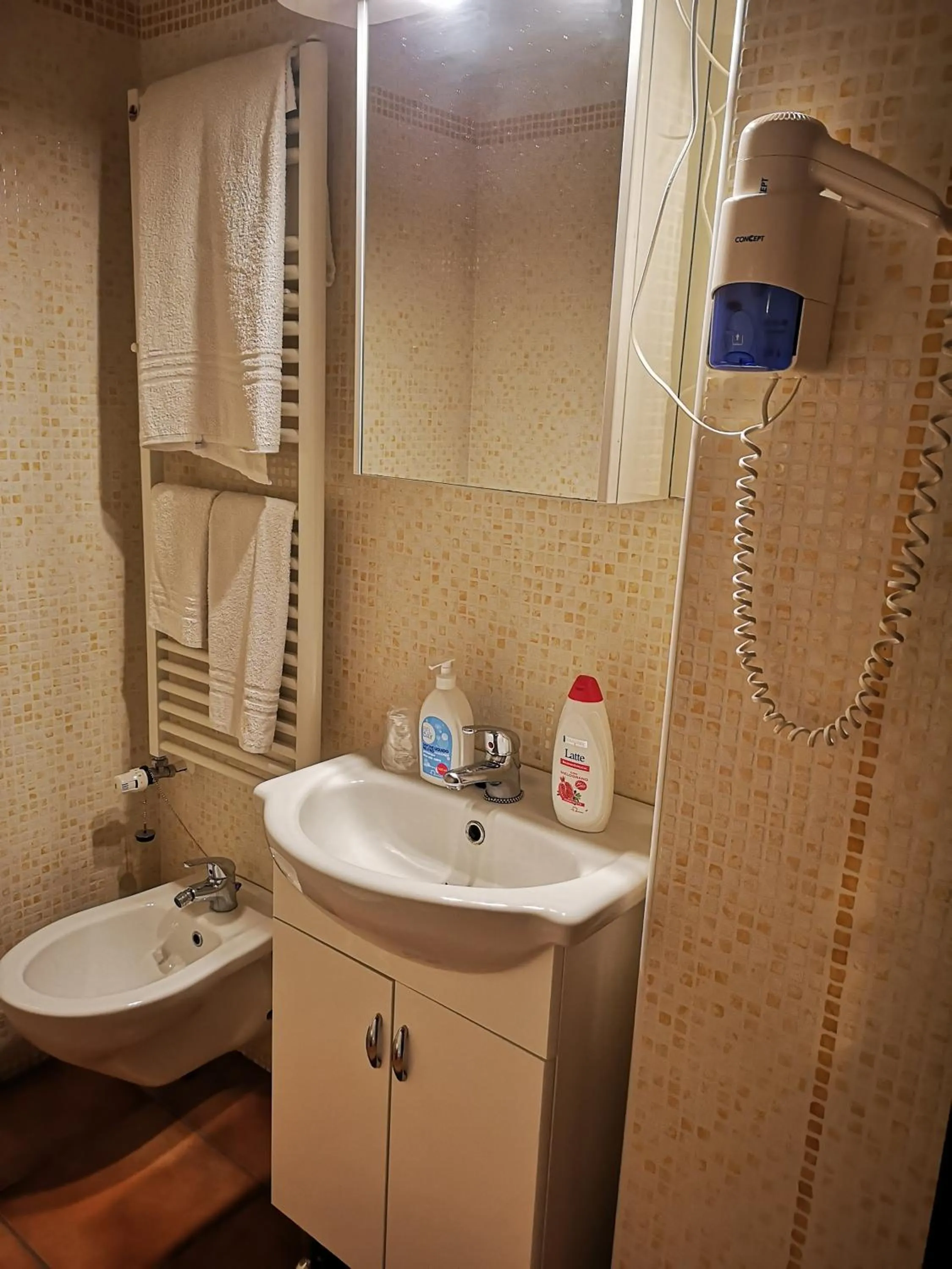 Bathroom in Vecchia Roma Resort