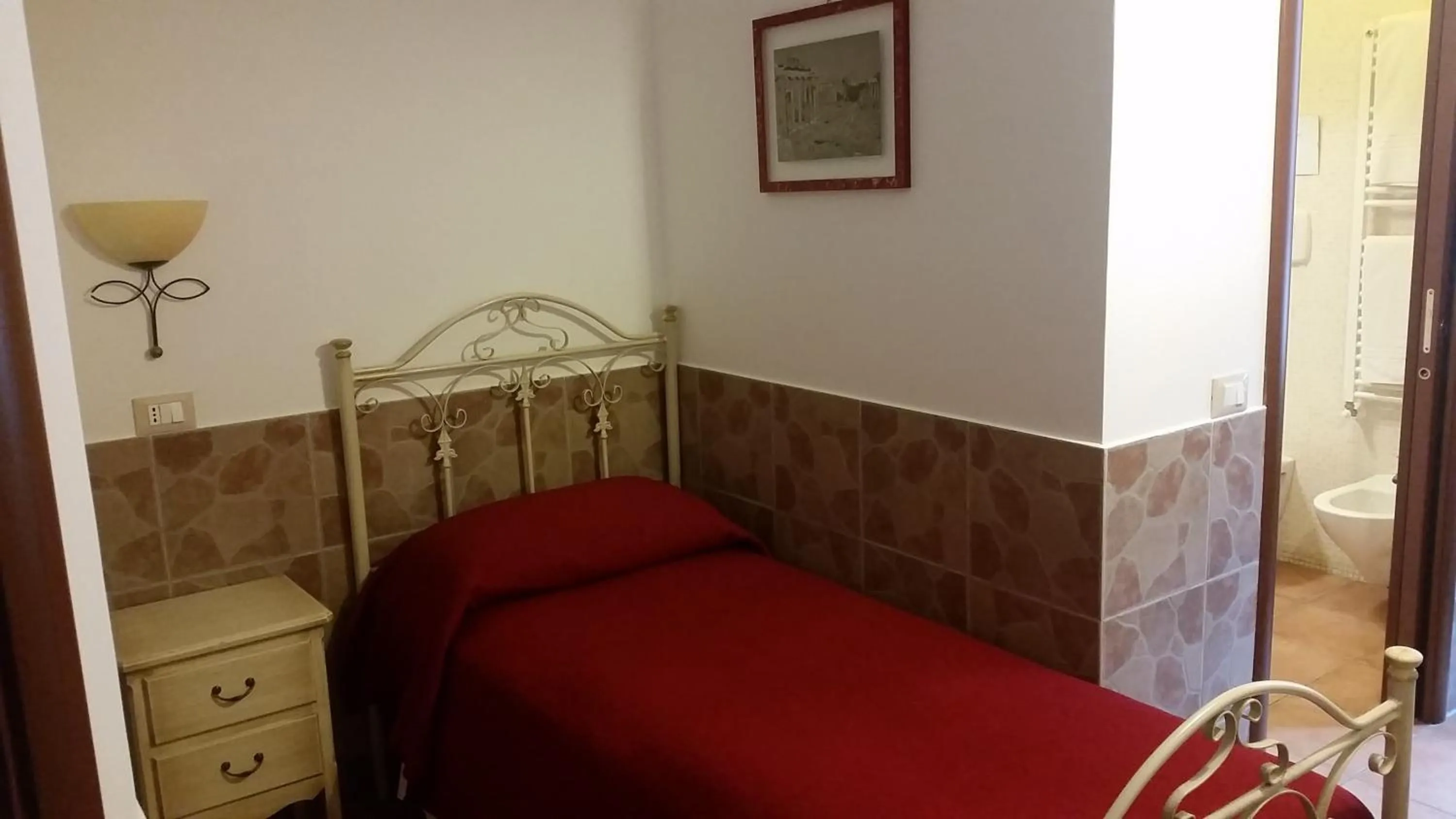 Photo of the whole room, Bed in Vecchia Roma Resort