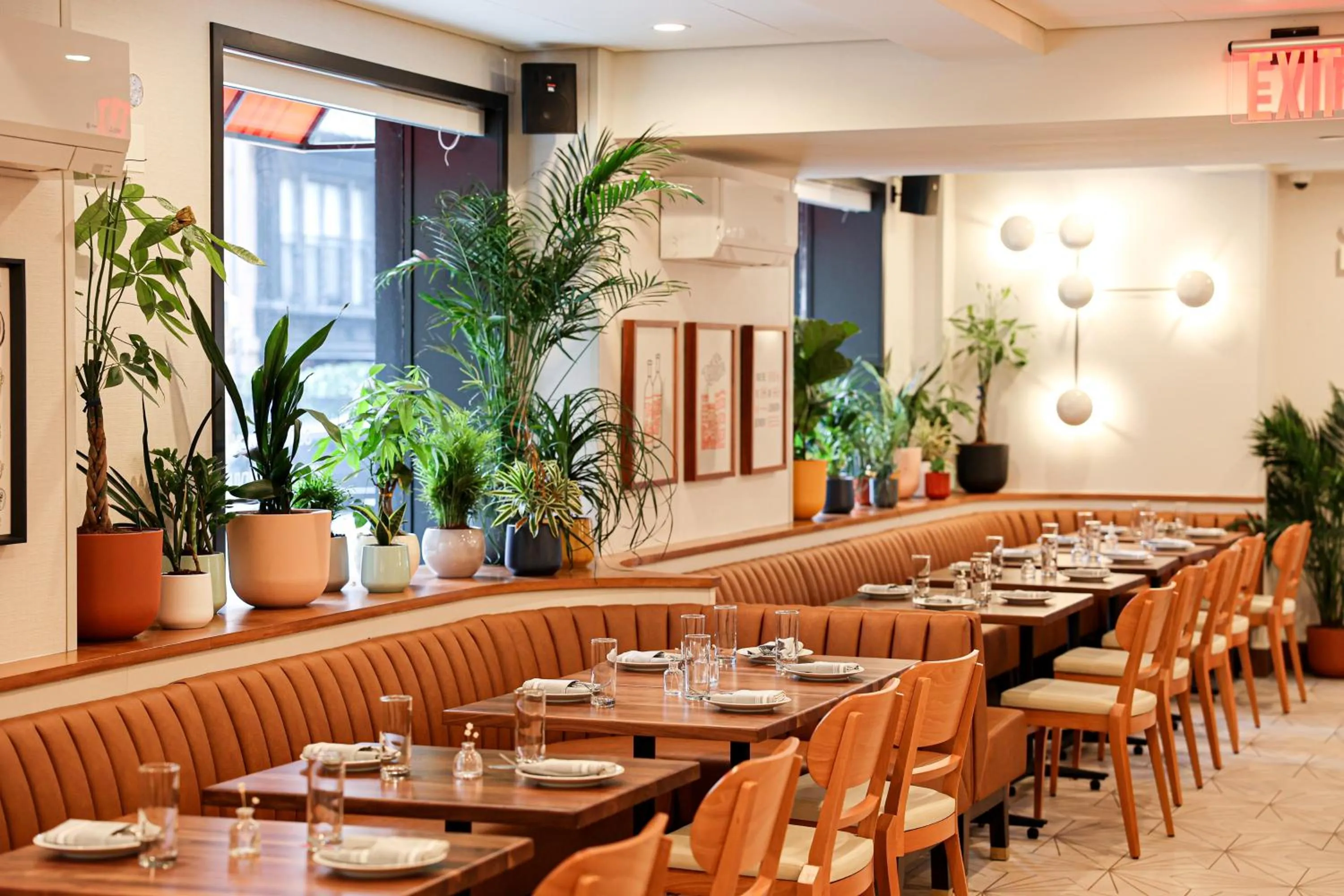 Restaurant/places to eat in The Shelburne Sonesta New York