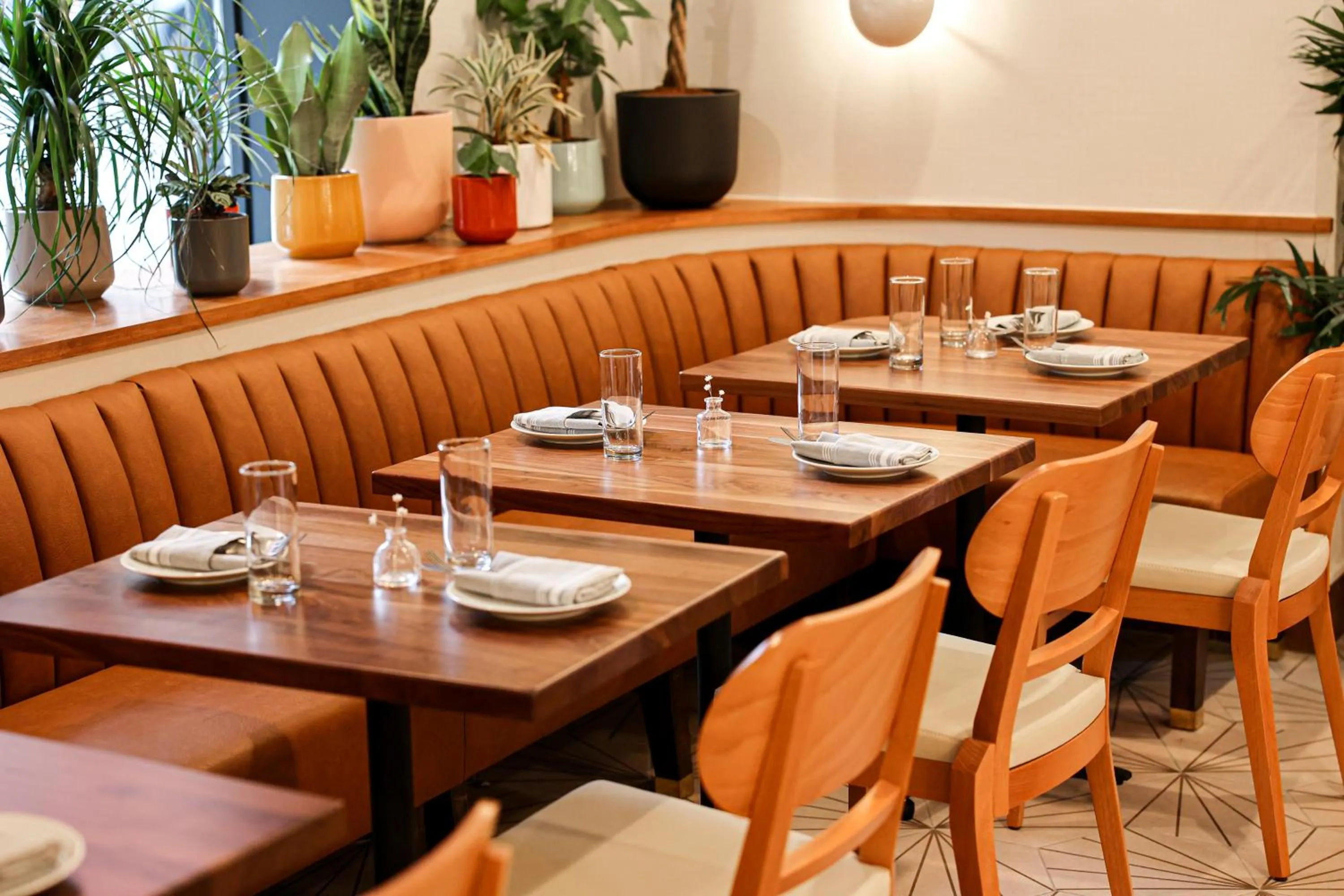 Restaurant/places to eat in The Shelburne Sonesta New York