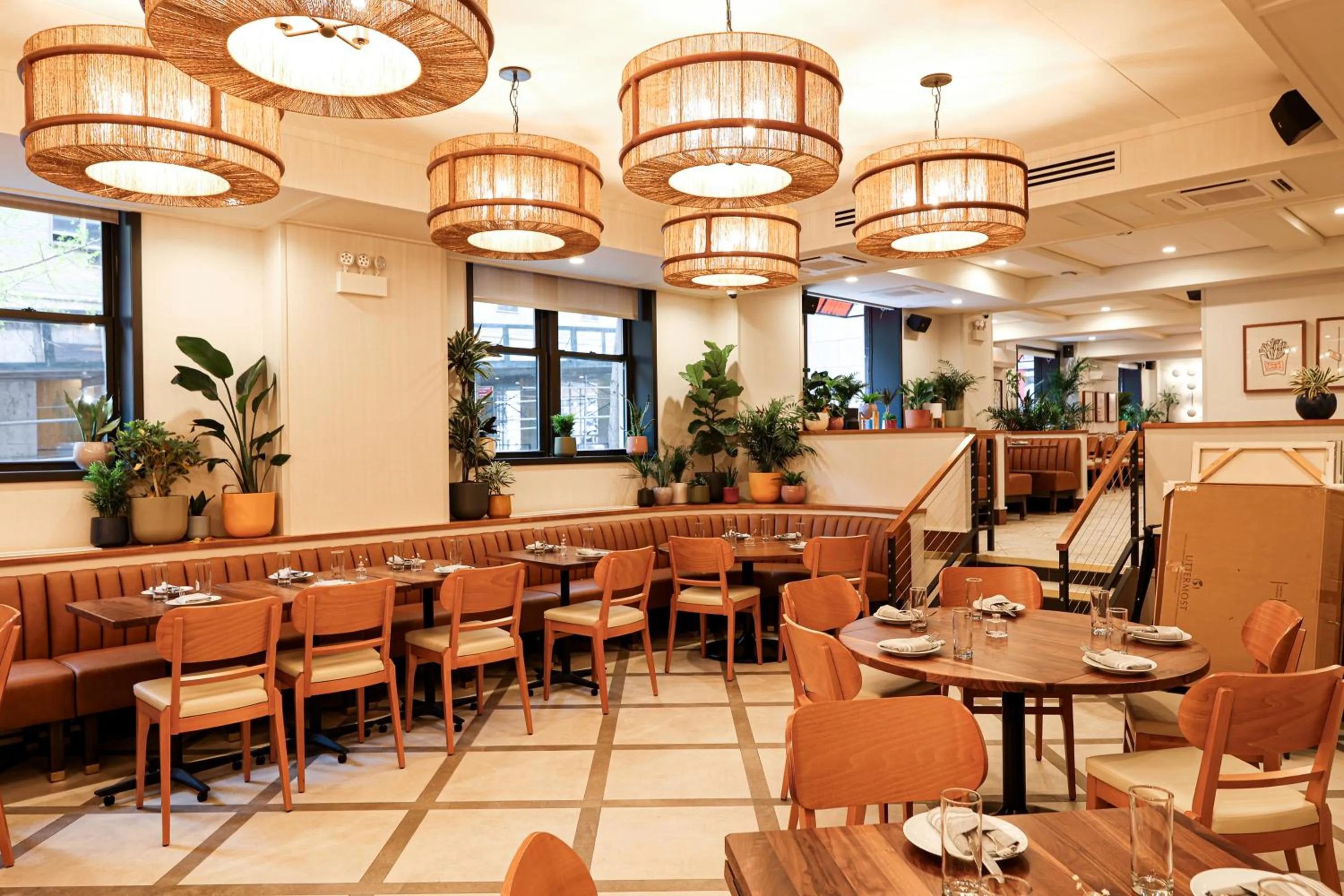 Restaurant/places to eat in The Shelburne Sonesta New York