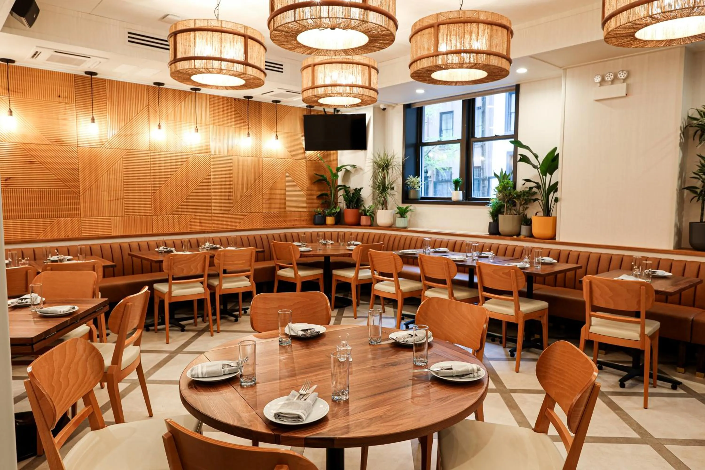 Restaurant/places to eat in The Shelburne Sonesta New York