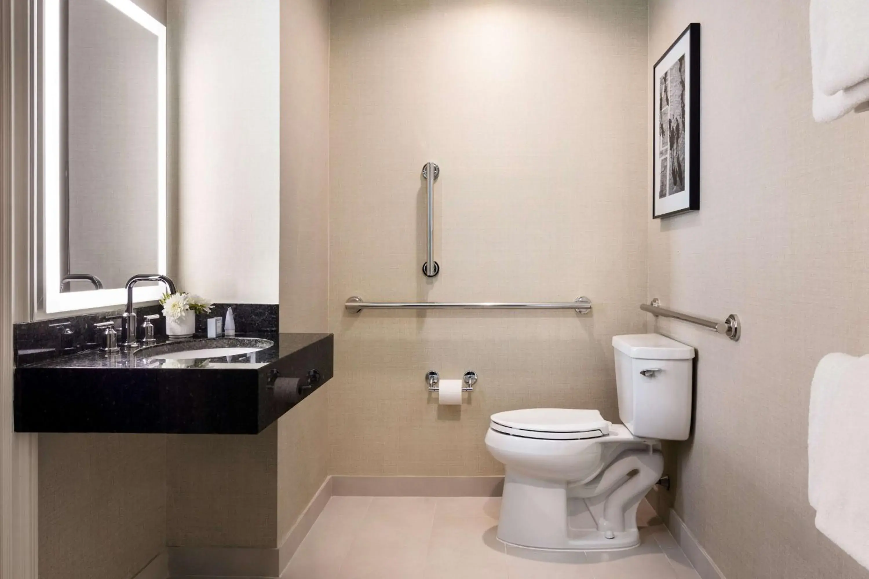 Double Room with Two Double Beds in The Shelburne Sonesta New York Double Room with Two Double Beds in The Shelburne Sonesta New York