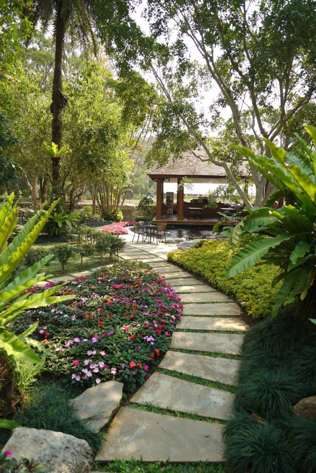 Restaurant/places to eat in Chayana Resort