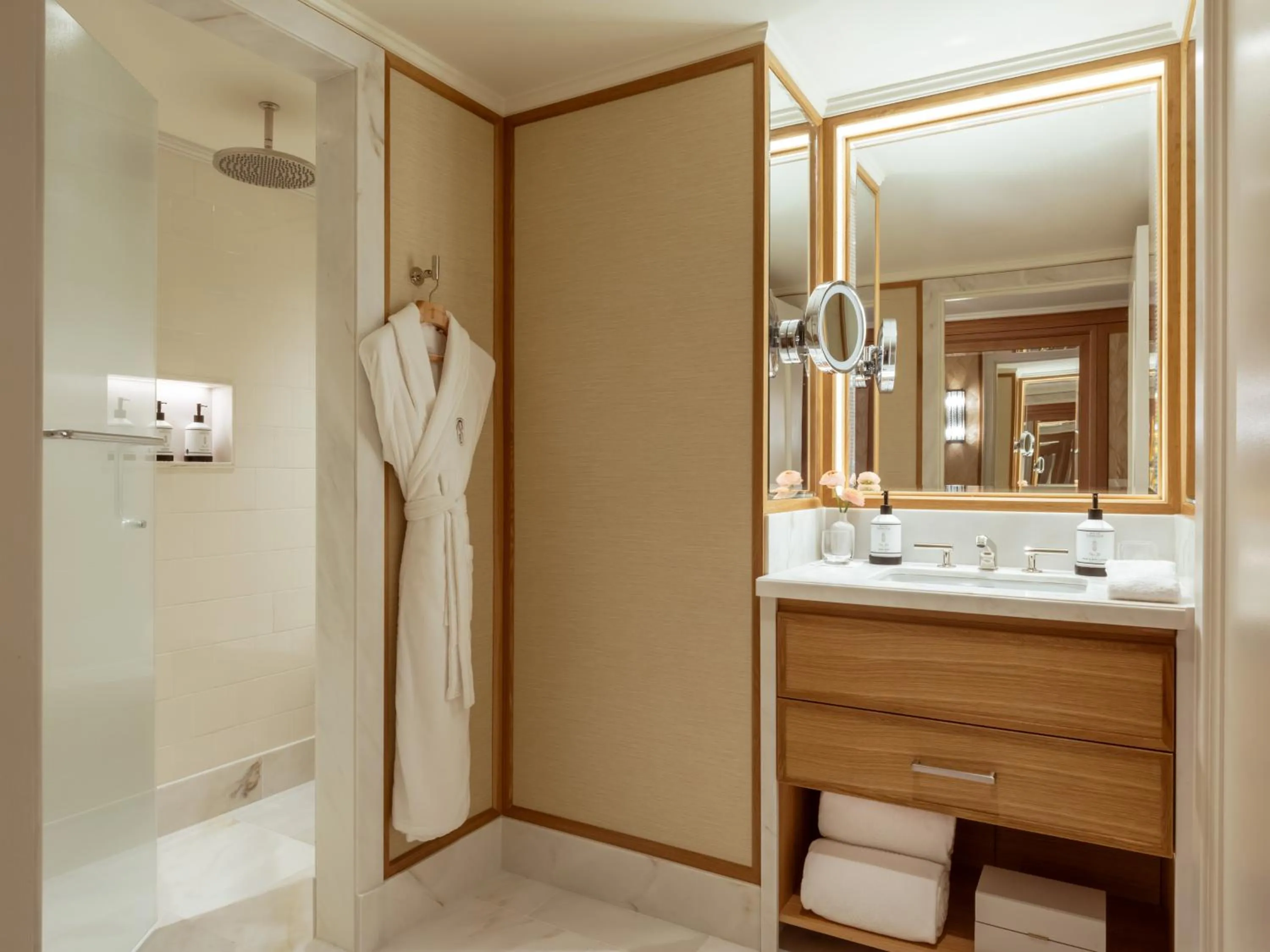 Shower in The Surrey, A Corinthia Hotel
